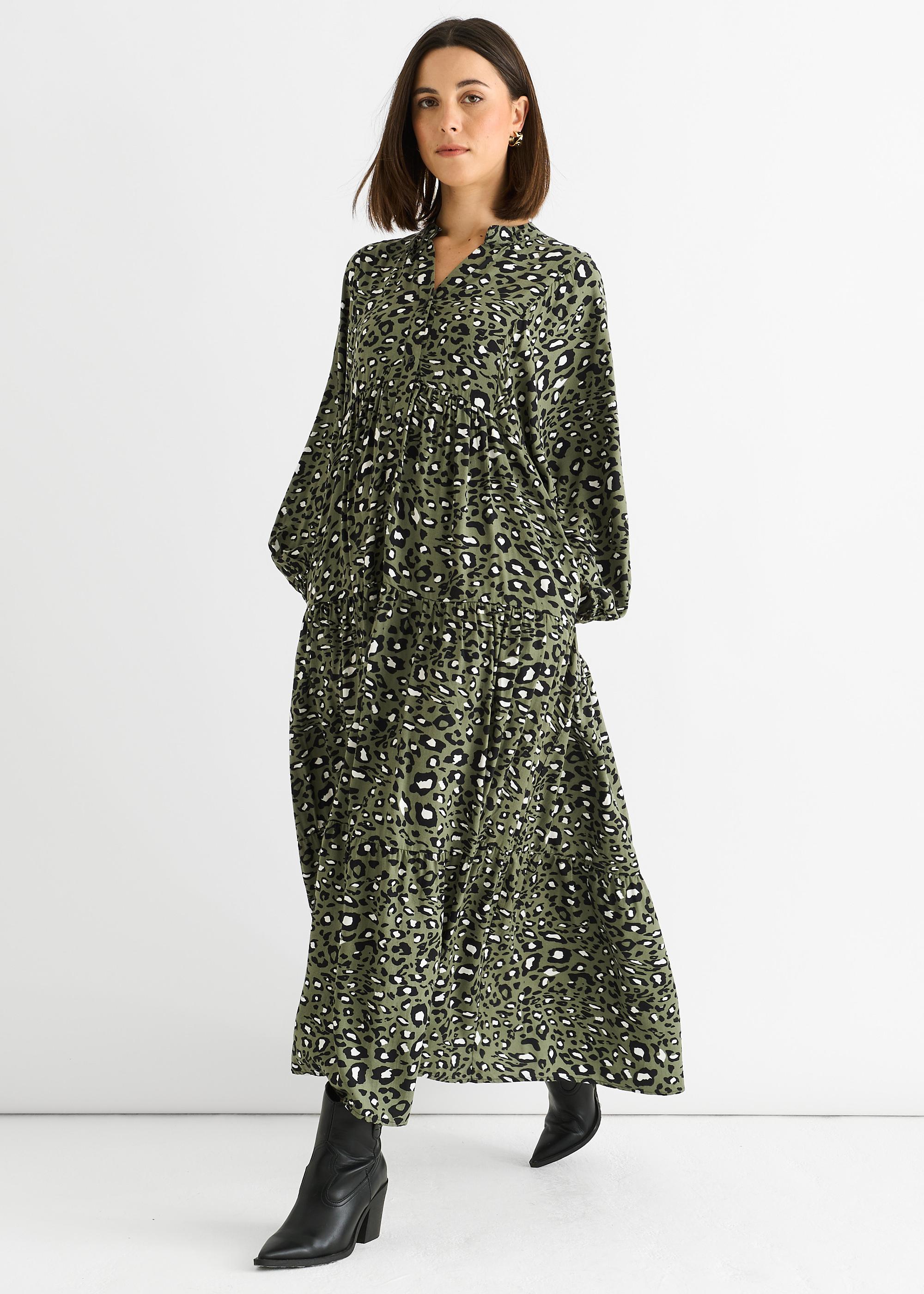 gini london green floral print maxi dress Green Floral Flowy Dress main image 1