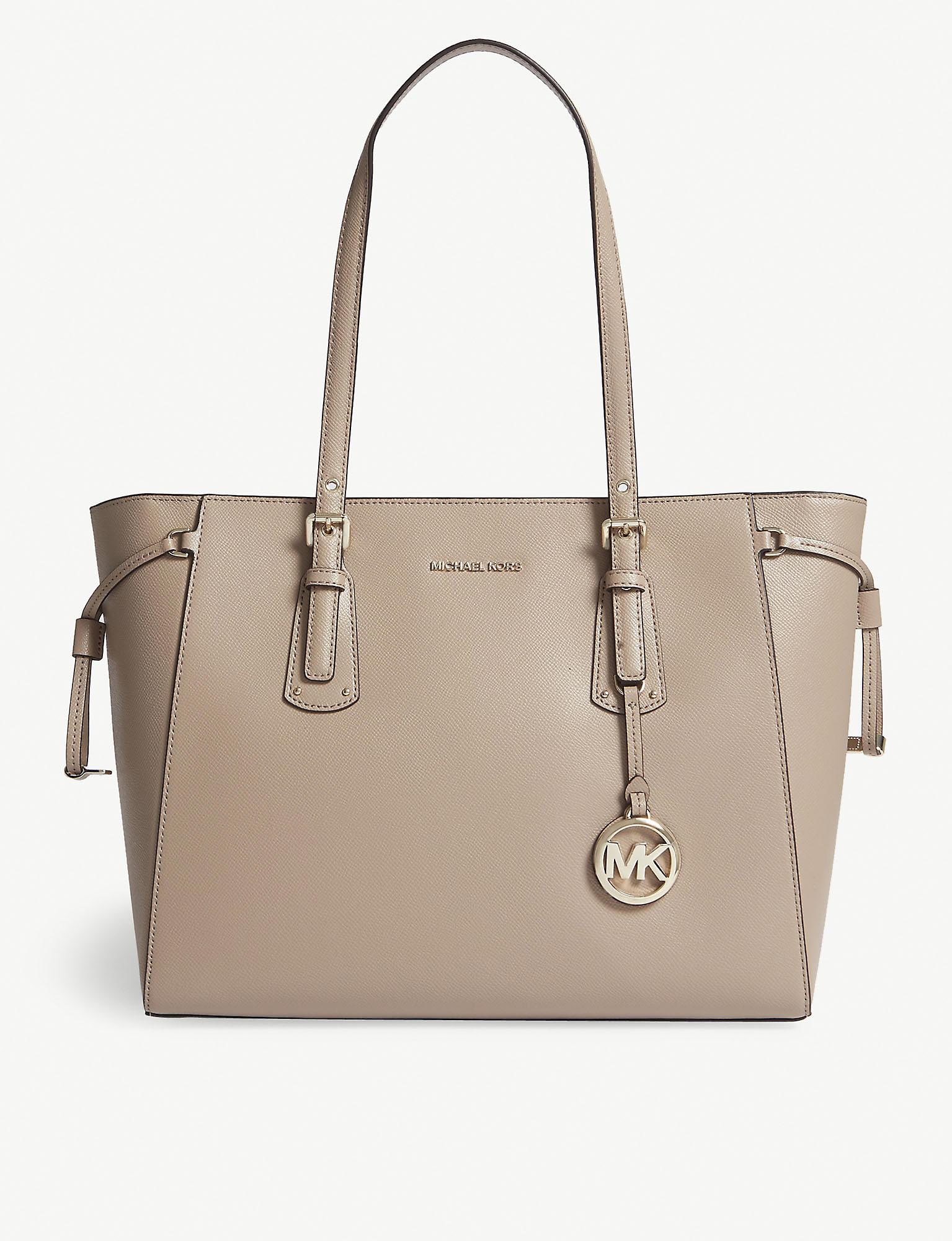MICHAEL Michael Kors Michael Kors Truffle Beige Voyager Leather Tote Bag in  Natural | Lyst