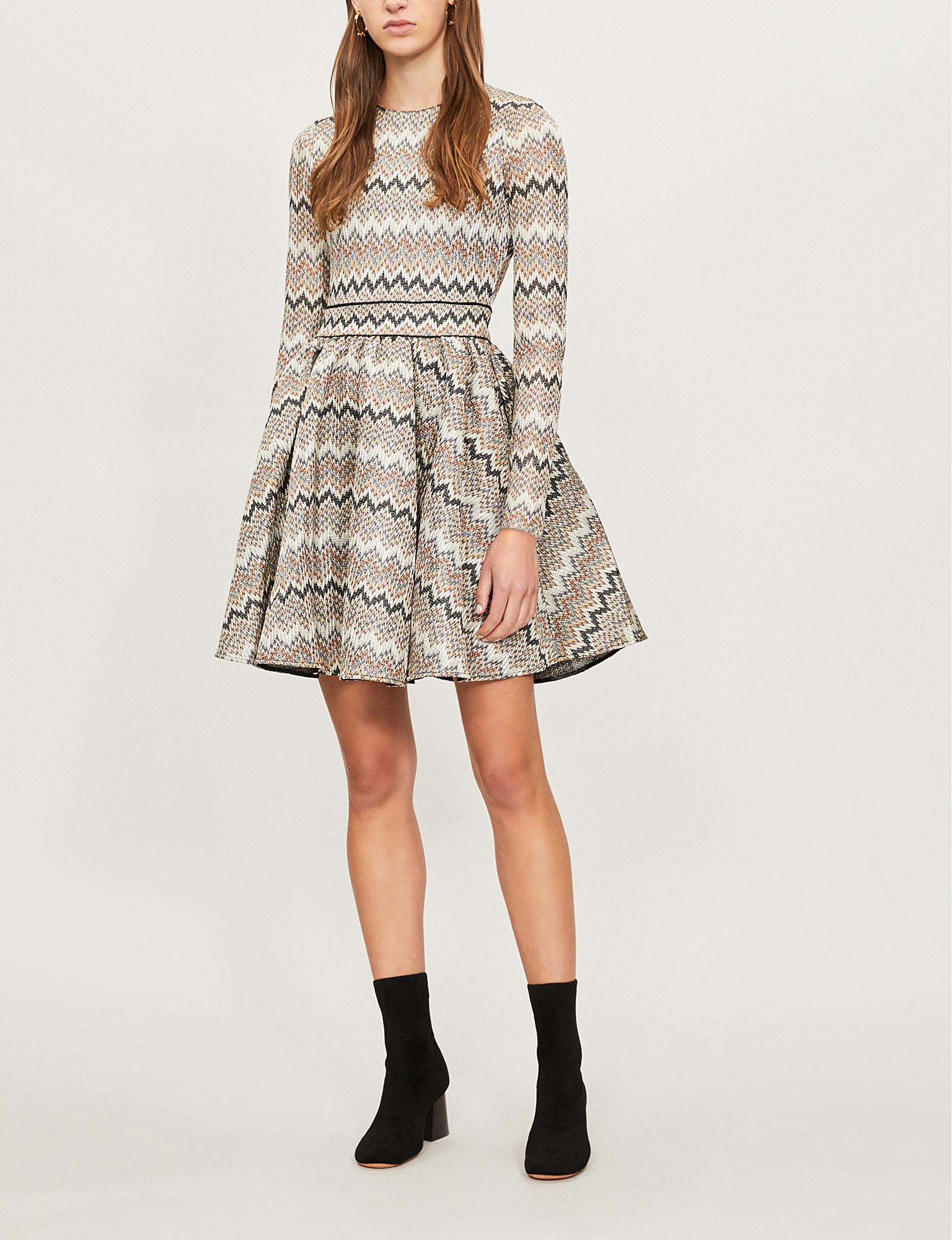 Zigzag Frock Designs - To add interest to your crochet project, use a zig zag stitch. - bmp-gleep