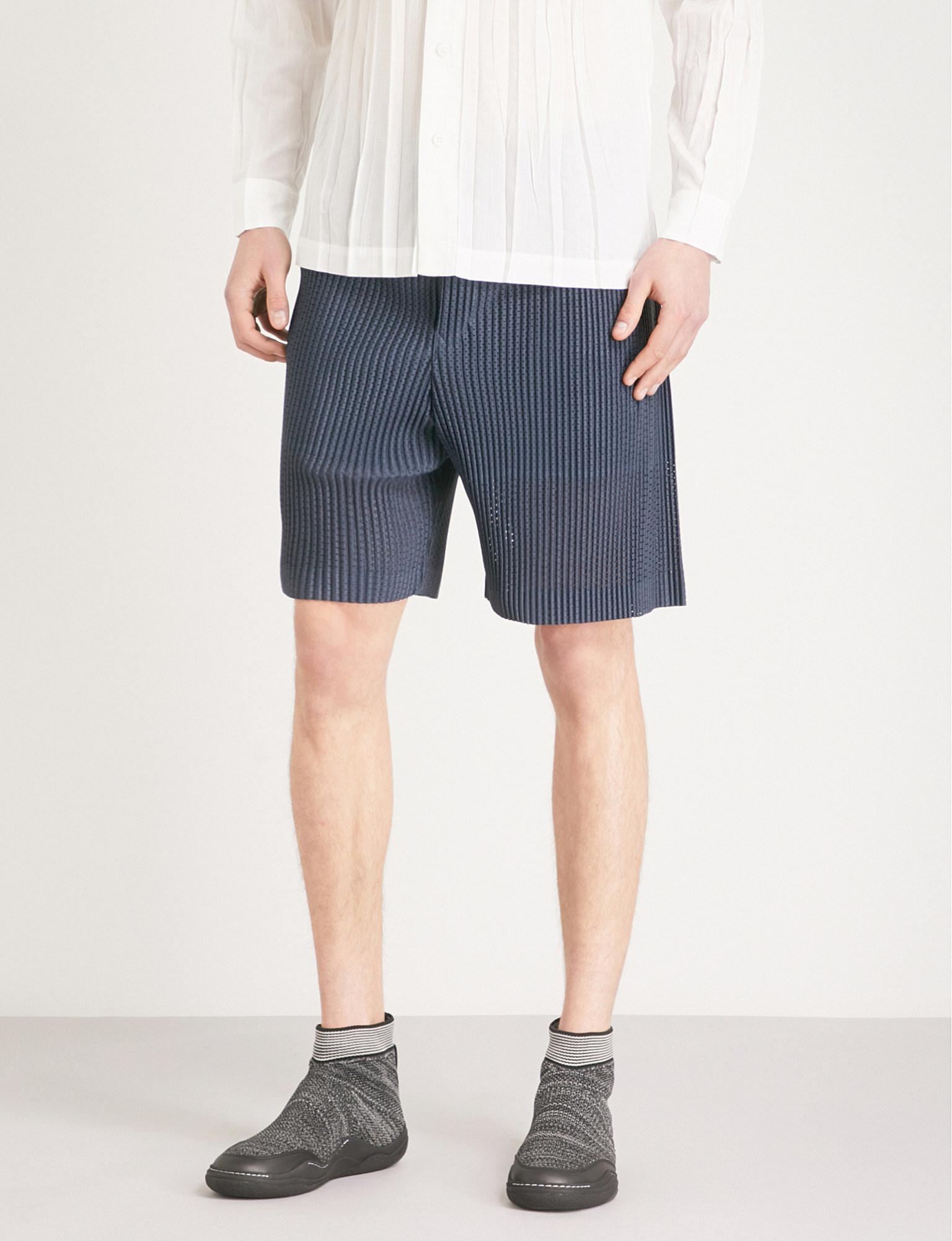 Homme Plissé Issey Miyake Dropped-crotch Pleated-mesh Shorts in Grey for Men  | Lyst Canada