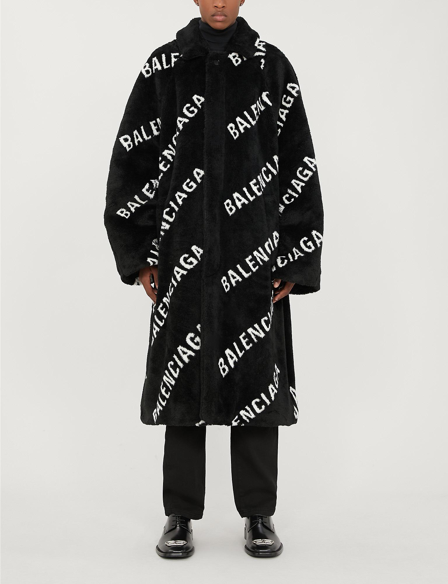 Balenciaga Oversized Logo-print Faux-fur Coat in Black for Men | Lyst Canada