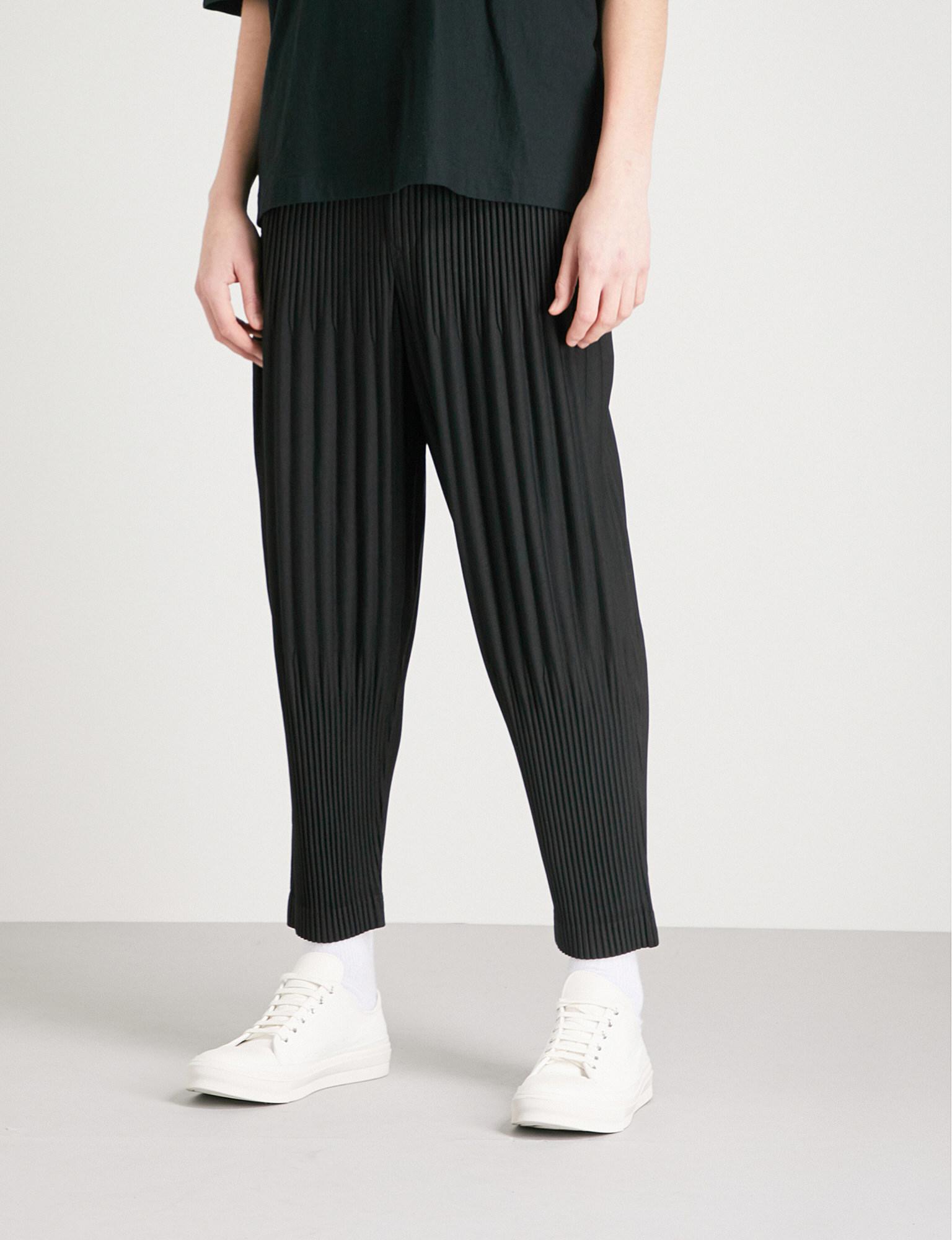 Homme Plissé Issey Miyake Relaxed-fit Pleated Crepe Trousers in Black ...