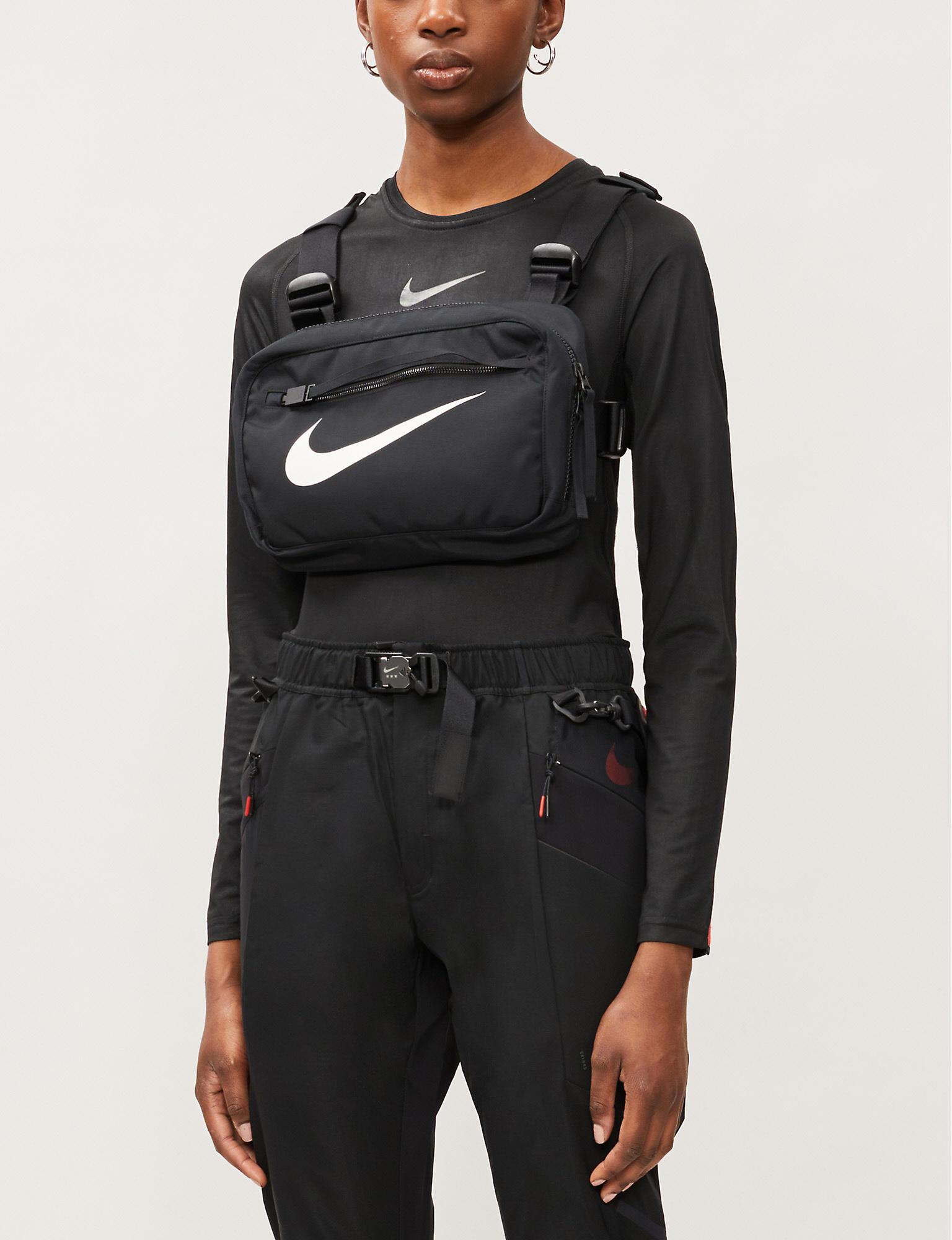 Nike mmw chest pouch hotsell
