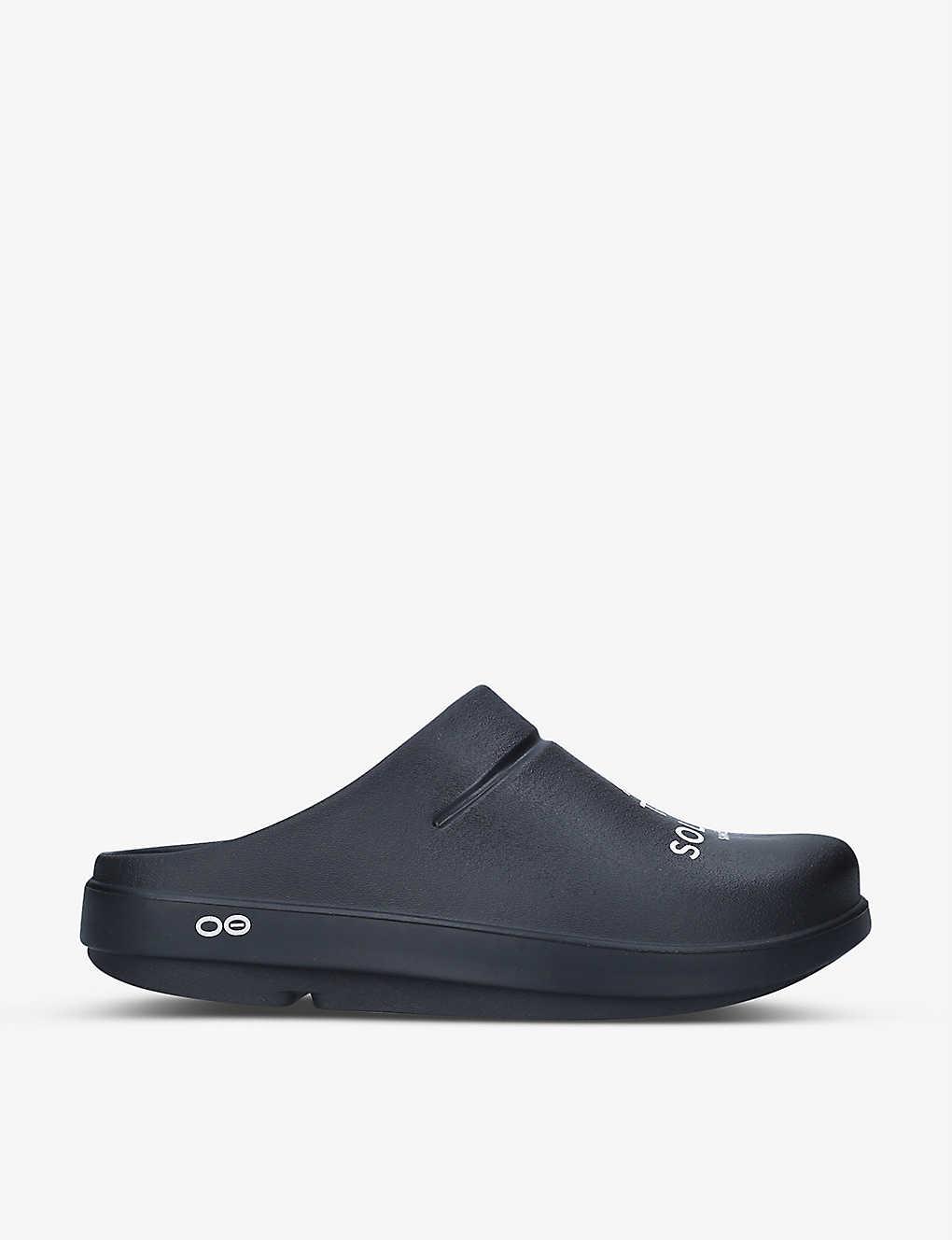 mens oofos clogs