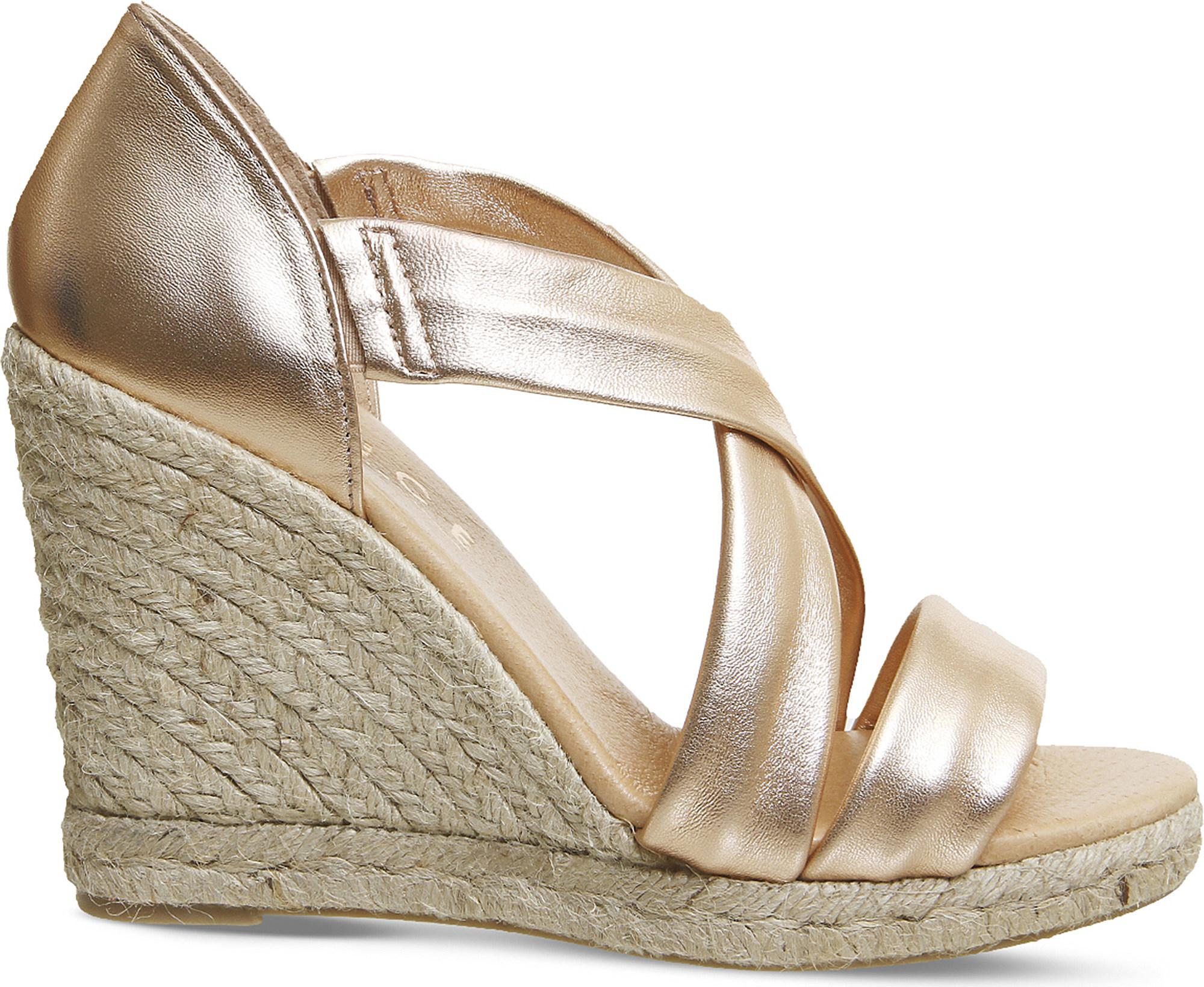 office holiday wedges
