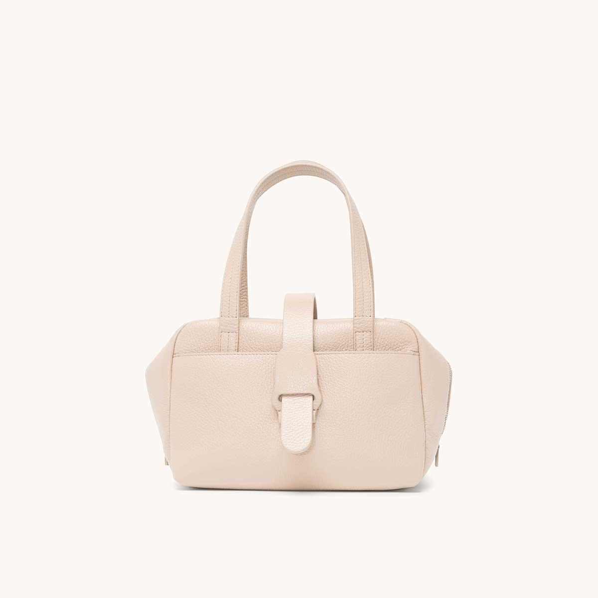 Last Chance, Alunna Bag