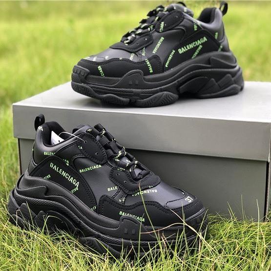 Balenciaga Triple S Sneakers in Black for Men | Lyst