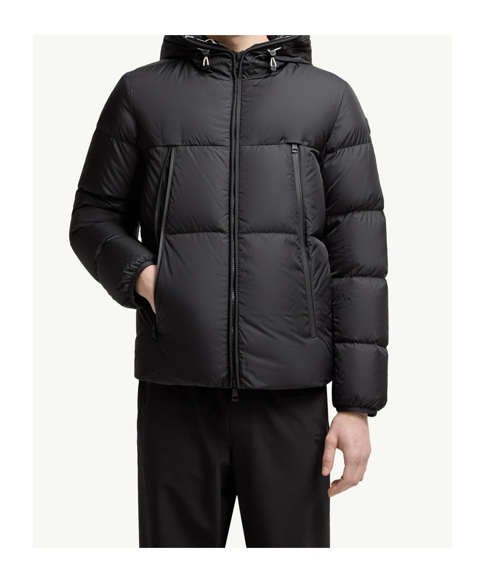 MONCLER MONTCLA ダウンジャケット 黒 Moncler Men's Montcla Short Down Jacket | Neiman Marcus