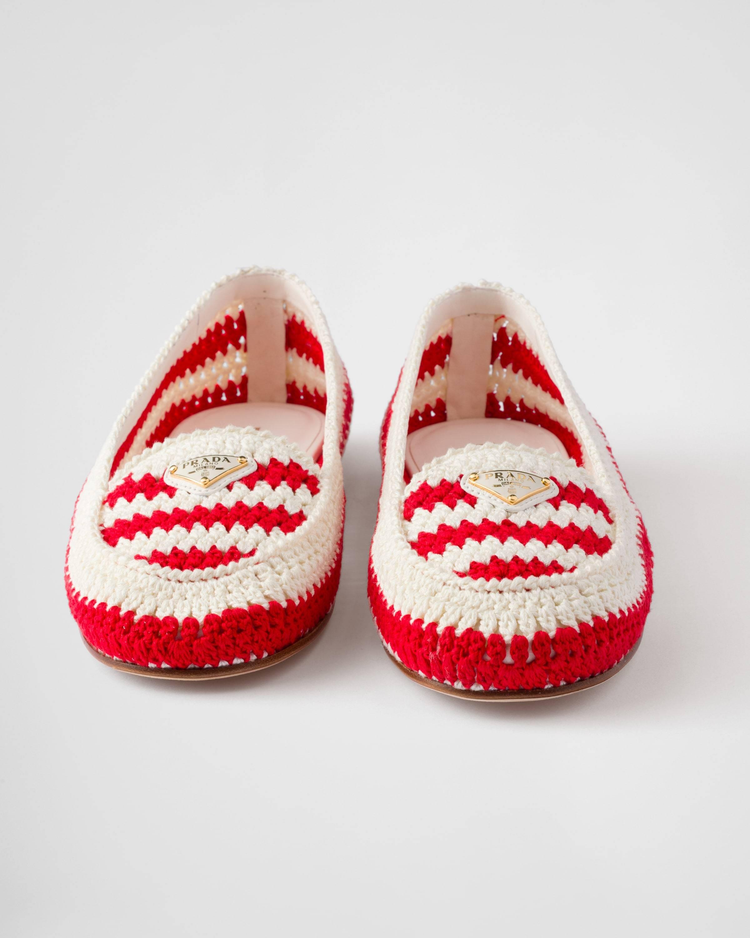 ローファー・オックスフォード PRADA Embroidered crochet loafers (1D496NF0052C2T F0011) Prada Embroidered Crochet Loafers | italist