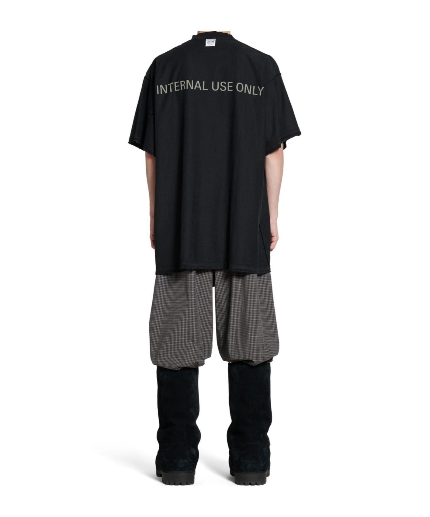 【BALENCIAGA】INTERNAL USE ONLY INSIDE-OUT Tシャツ Balenciaga Internal Use Only Inside-Out Oversized T-Shirt