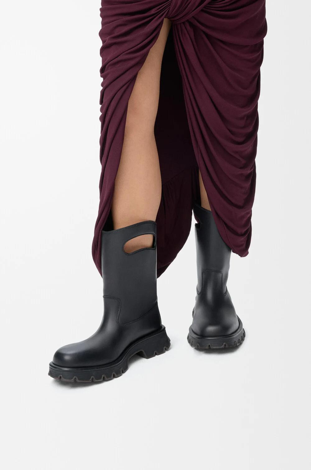 Loewe Bobby Cut-Out Lug-Sole Boots in Black | Lyst display picture 1