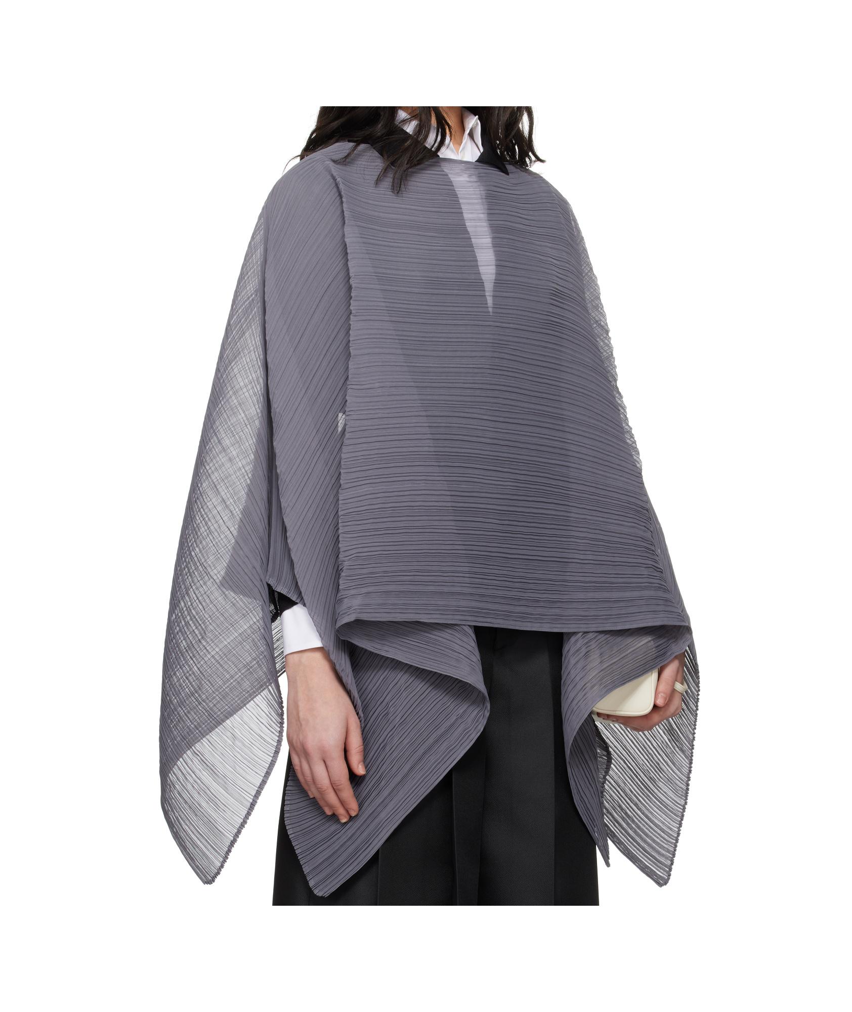 ISSEY MIYAKE Zip Deformation Poncho ポンチョ ISSEY MIYAKE Zip Deformation Poncho ポンチョ