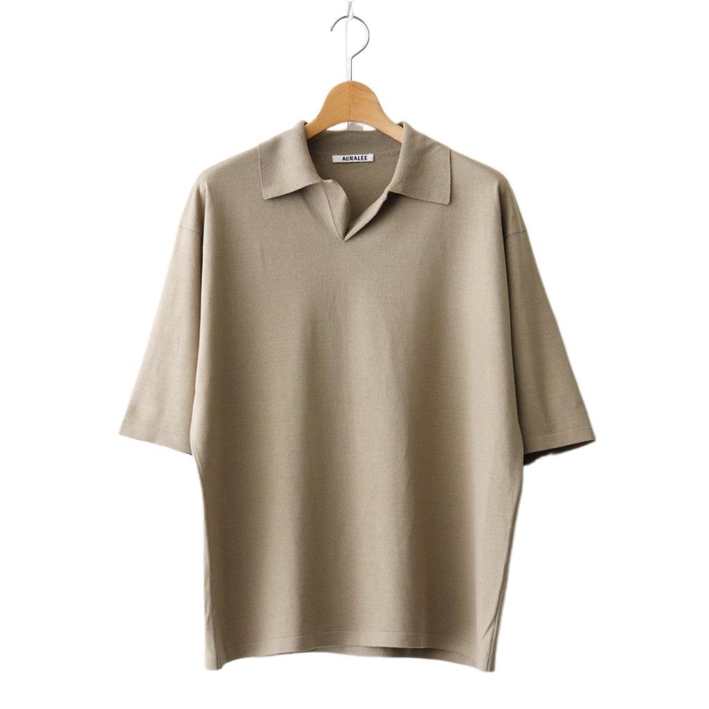 AURALEE High Gauge Tussah Satin Knit Skipper Polo Shirt in Natural