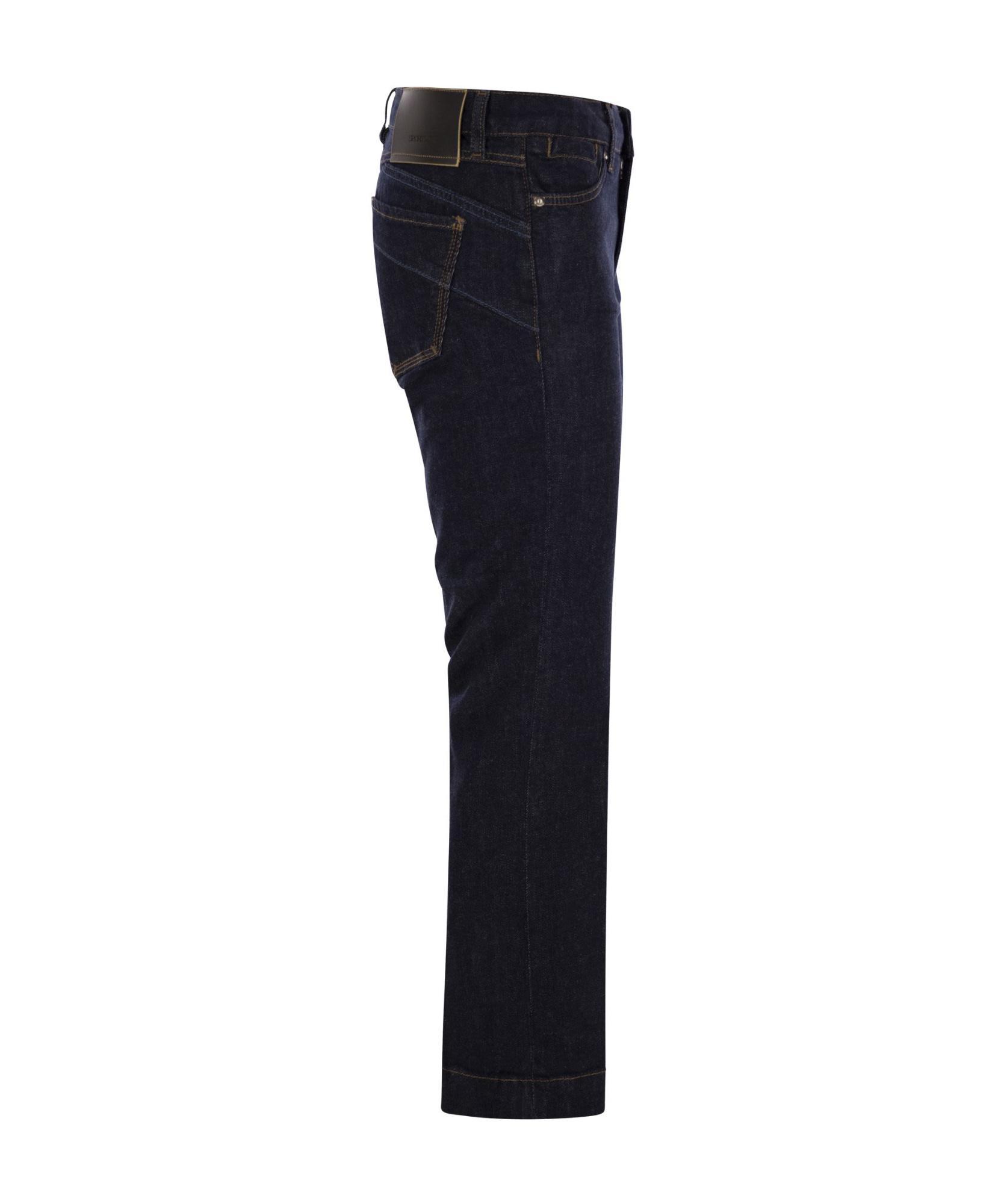 【送料&関税込】SportMax Logo Patch Straight Leg Jeans Sportmax Logo Patch Low Waist Jeans in Blue | Lyst