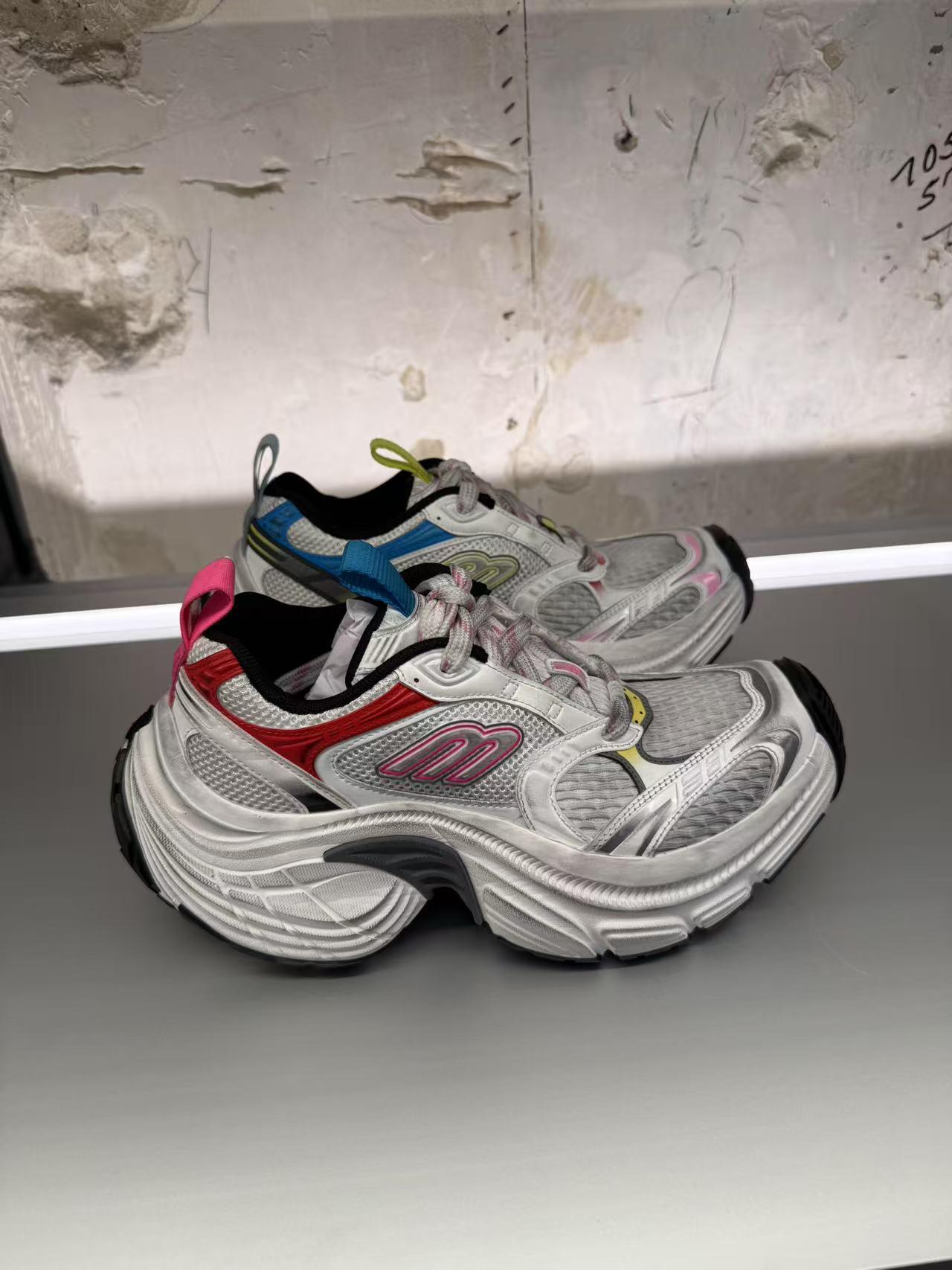 スニーカー BALENCIAGA Men Sneakers 524039 W3SA1 1050 grey Balenciaga Grey/White Mesh and Synthetic Leather Track Low