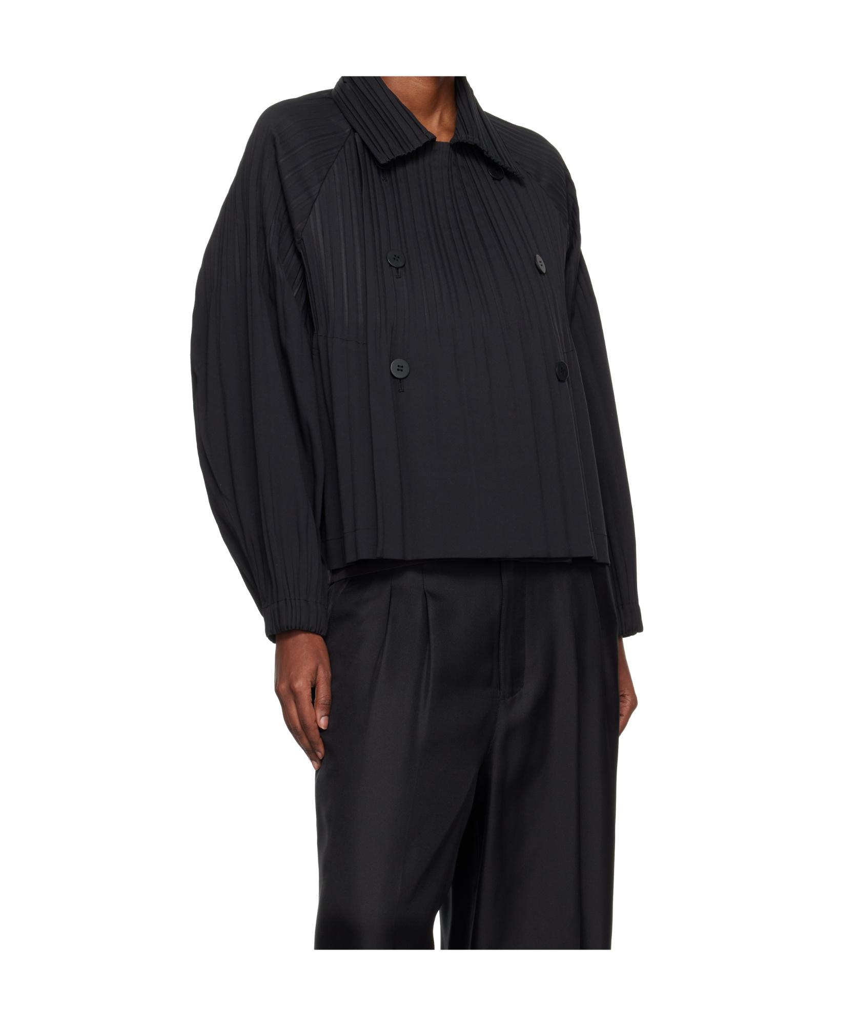 【値下げ】PLEATS PLEASE ISSEY MIYAKE ジャケット PLEATS PLEASE ISSEY MIYAKE: Black Smooth Jacket | SSENSE