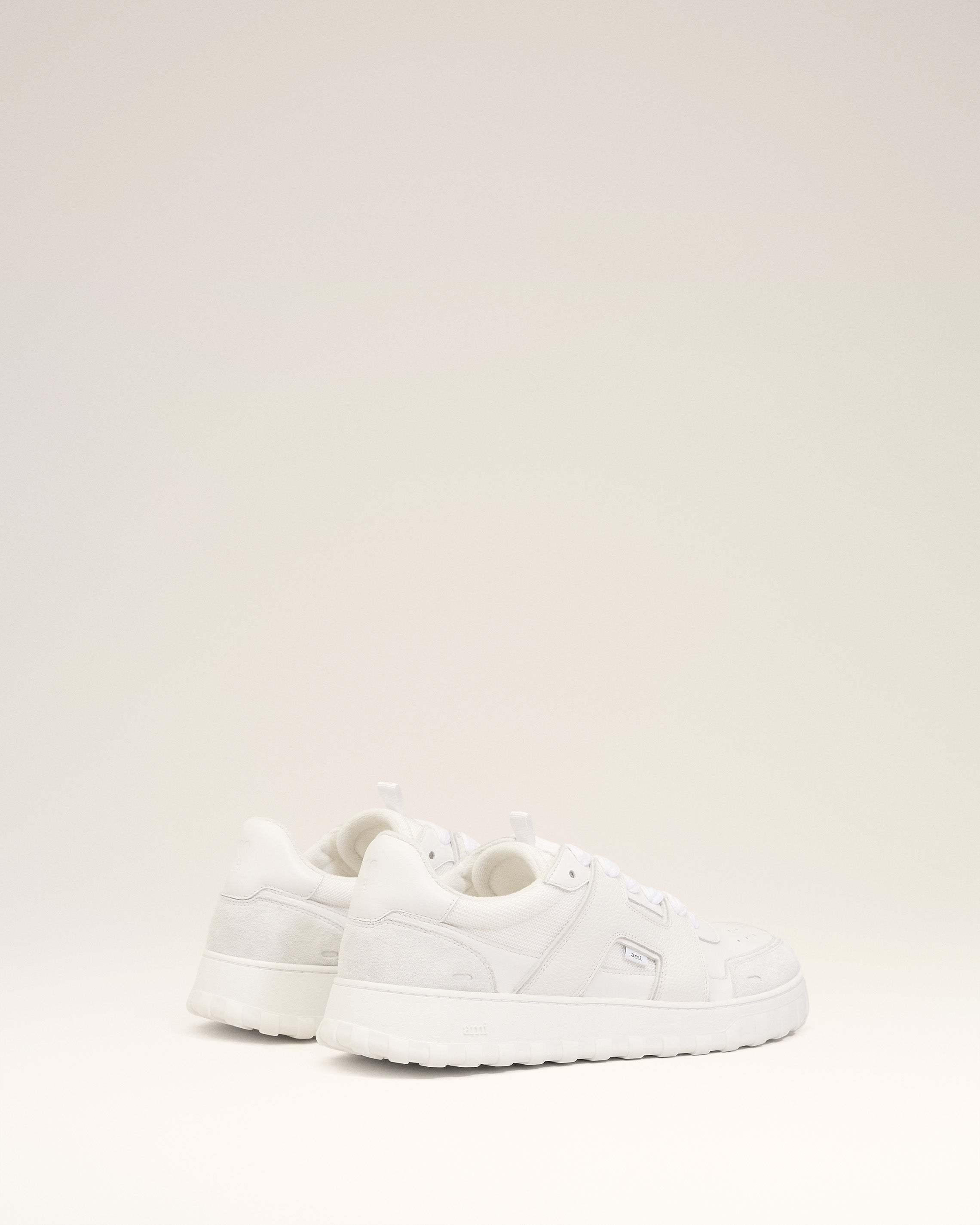 スニーカー AMI Men Sneakers USN008 AW0032 150 white Ami Paris Sneakers for Men | Online Sale up to 70% off | Lyst