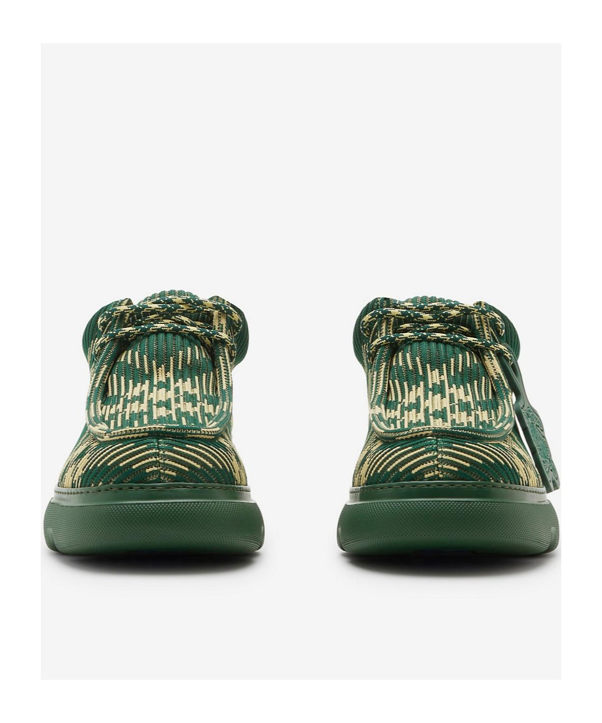 【送料&関税込】Burberry Ekd Check-printed Lace-up Derby Sho Burberry Ekd Check-Printed Lace-Up Derby Shoes in Green for