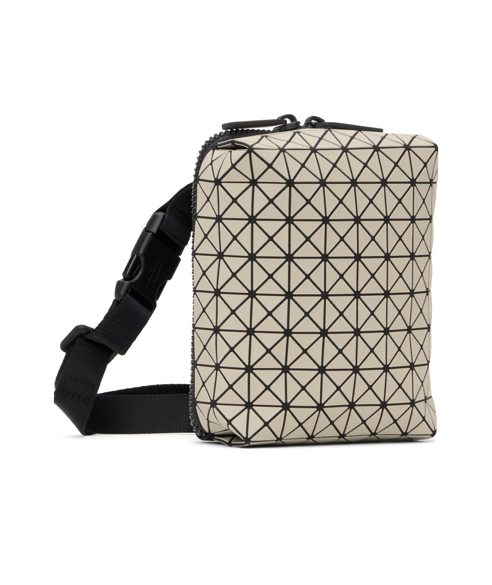 バオバオ イッセイミヤケBAO BAO ISSEY MIYAKE メッセンジャー