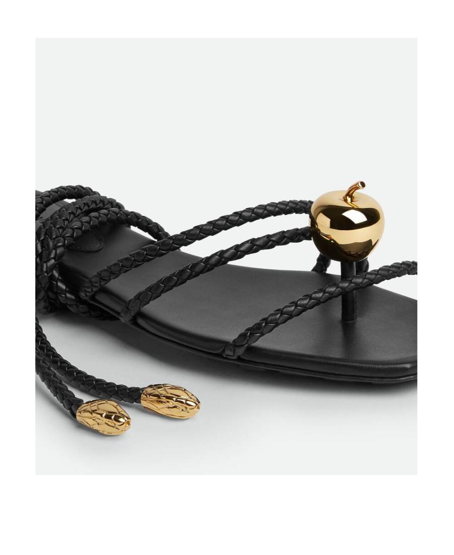 サンダル・ミュール BOTTEGA VENETA BLACK LEATHER FLAT ADAM SANDALS Bottega Veneta Adam Leather Two-Band Pom Sandals | Neiman Marcus