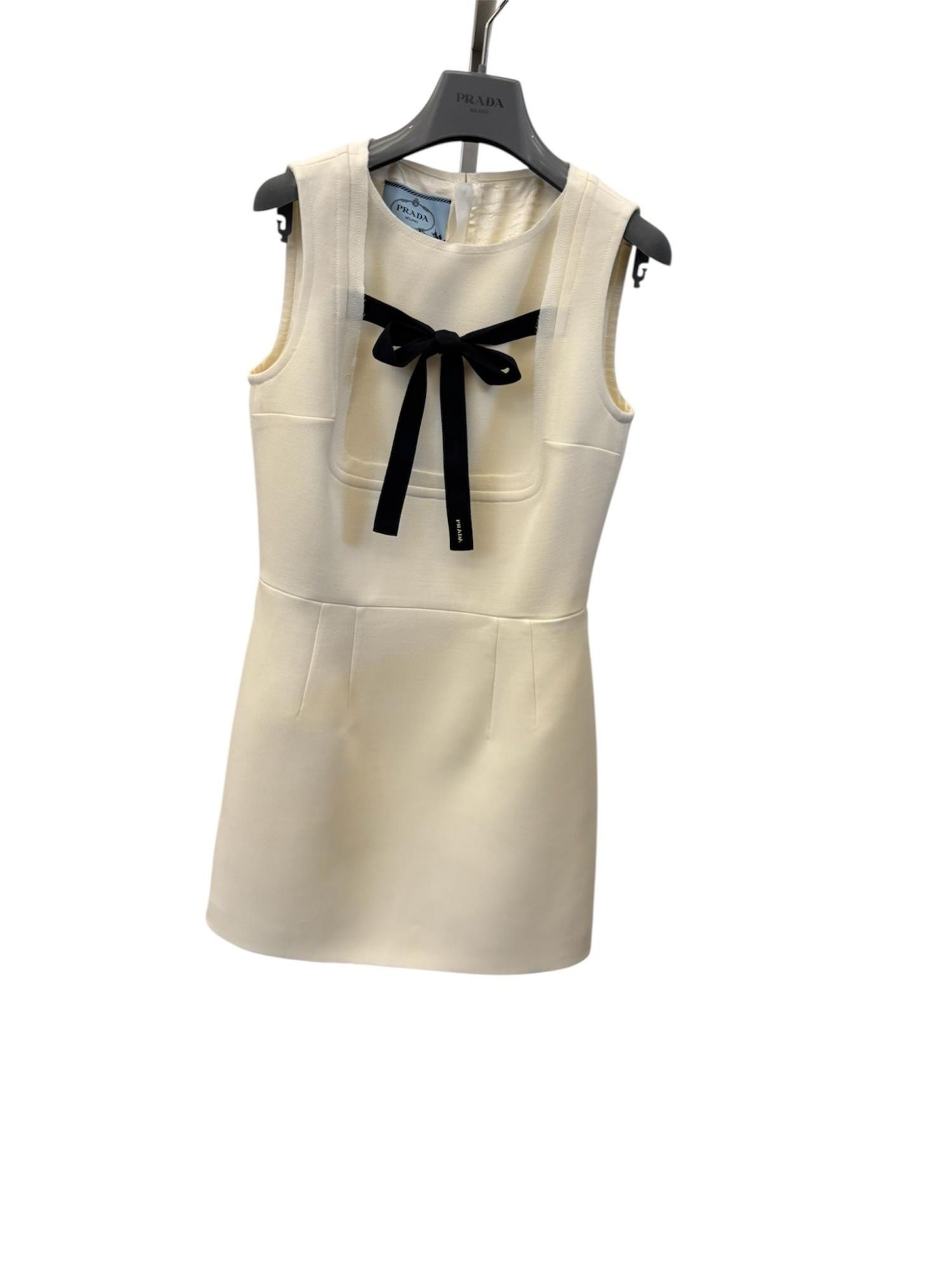 ワンピース PRADA SS25 White cotton mini dress (33582RSOOO13X6 F0009) Prada White Cotton Mini Dress | italist