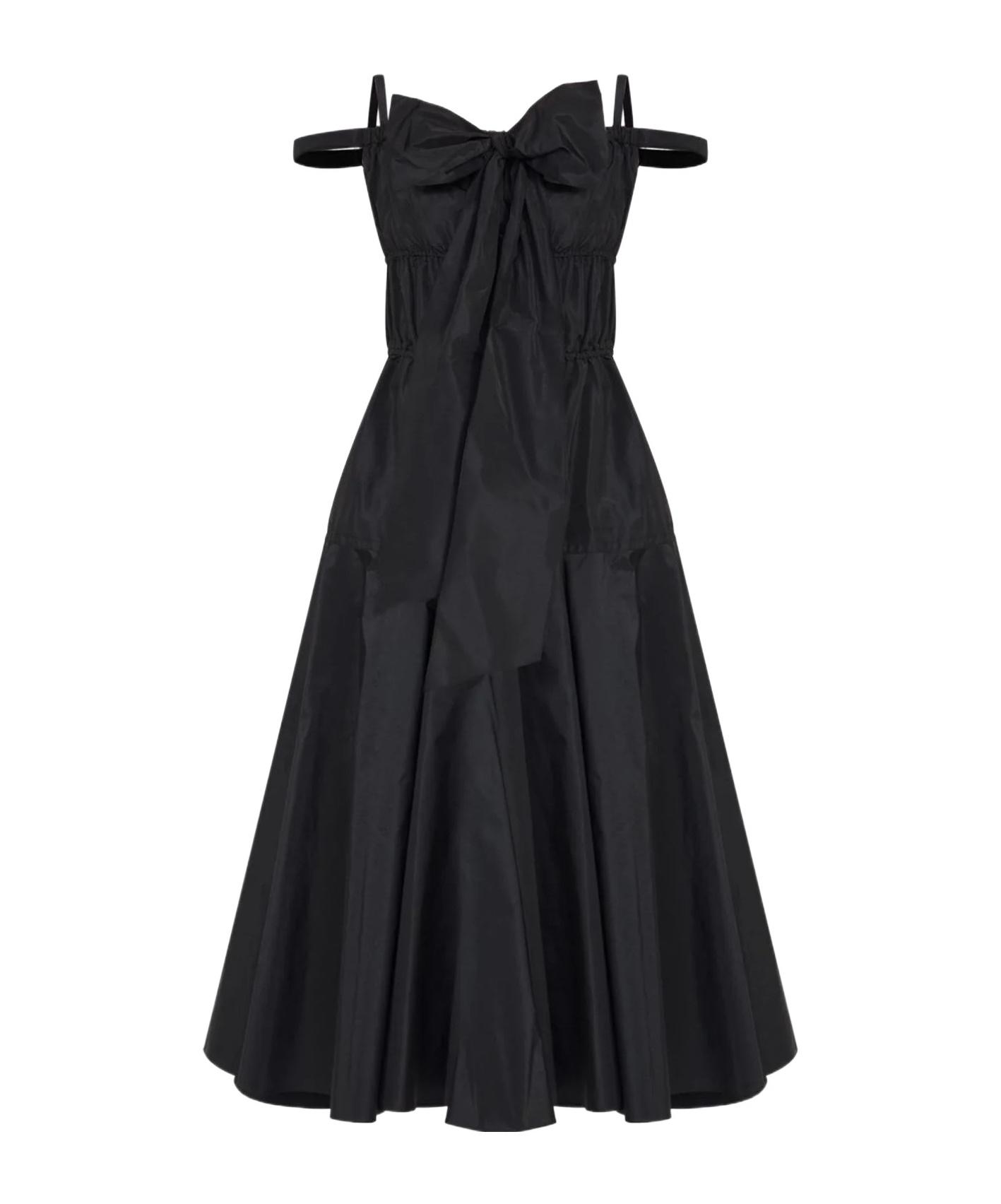 関税送料込【PATOU】ベルト付きカットアウトドレス ブラック Patou | Elegant & chic dresses, women's jumper dress - Patou.com