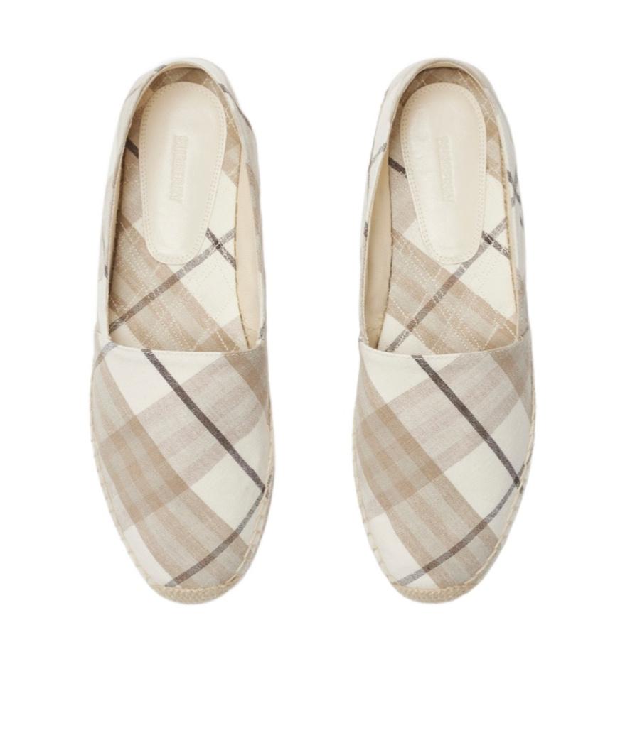 フラットシューズ BURBERRY EMBROIDERED CANVAS MEWS CHECK ESPADRILLES Burberry Check Mews Espadrilles | Neutrals | FARFETCH