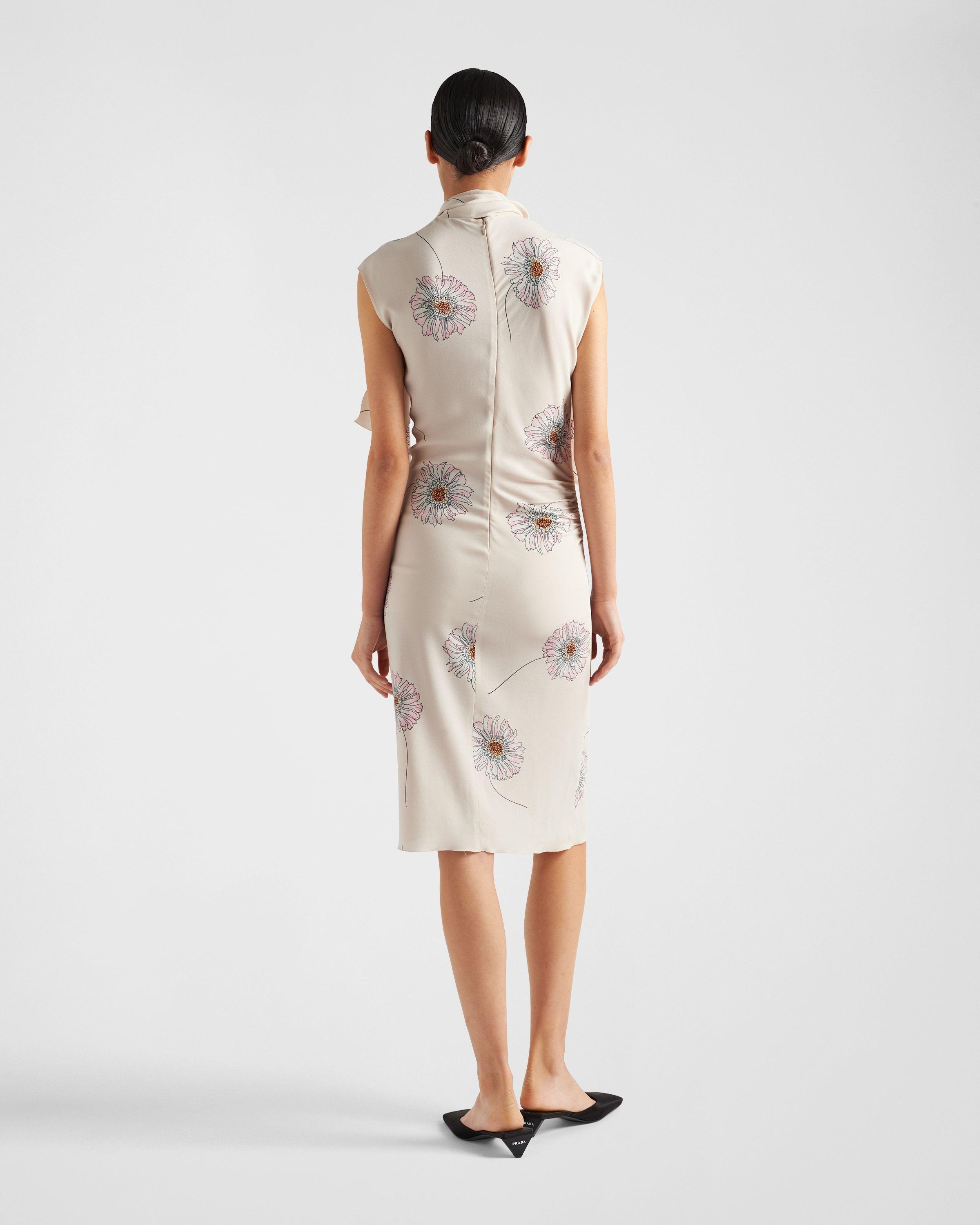 【プラダ・PRADA】Printed sable dress with scarf collar Prada Printed Sablé Dress With Scarf Collar in Natural | Lyst