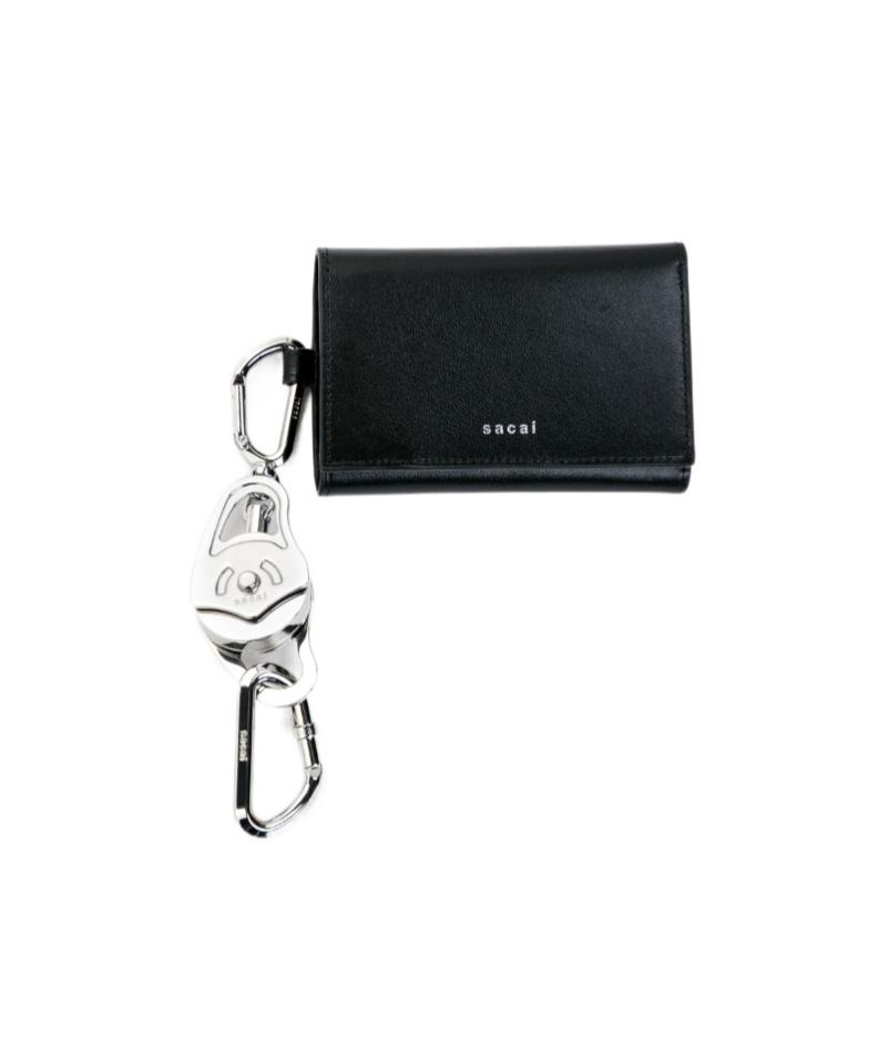 Sacai Carabiner-Detail Trifold Wallet in Black for Men | Lyst
