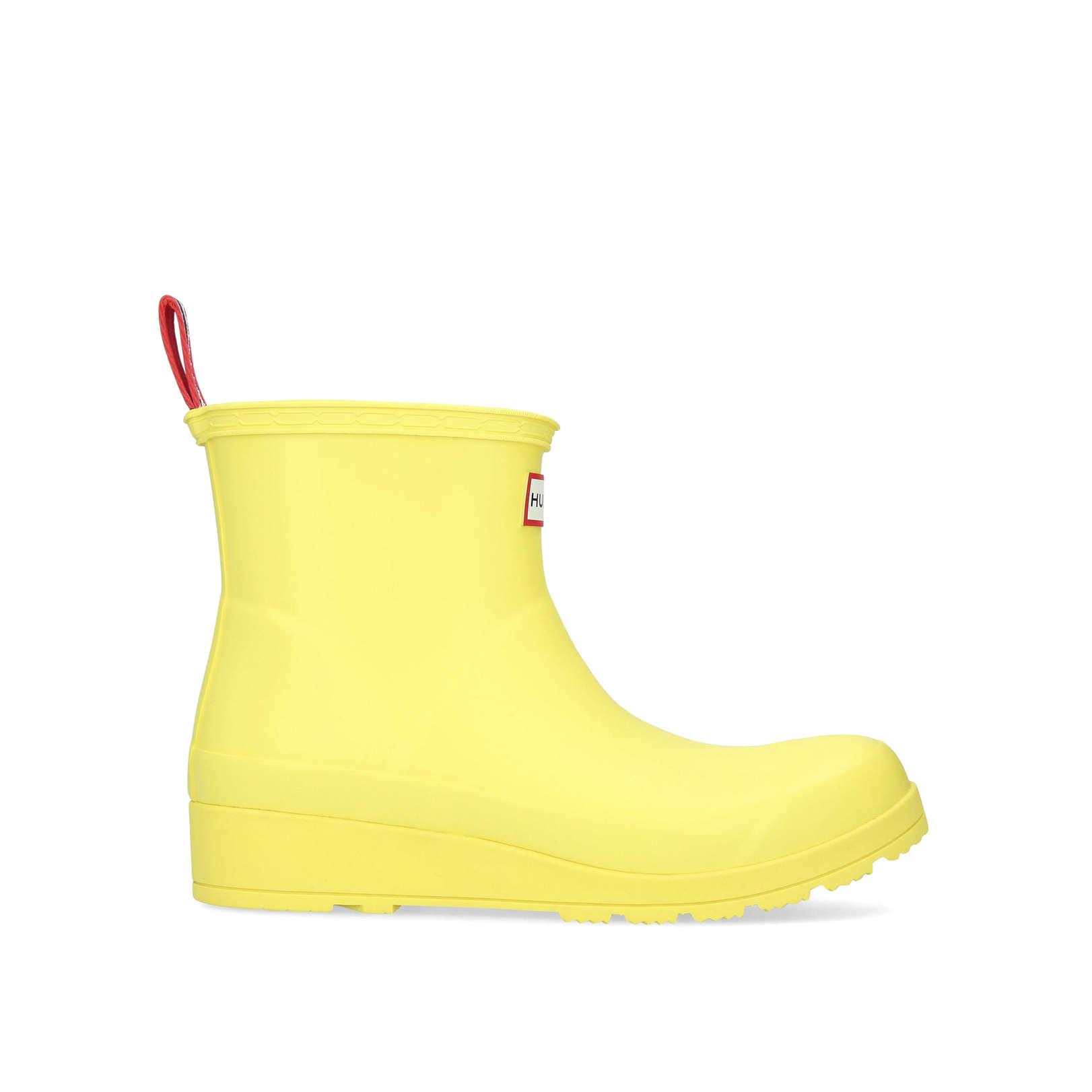 yellow hunter chelsea boots