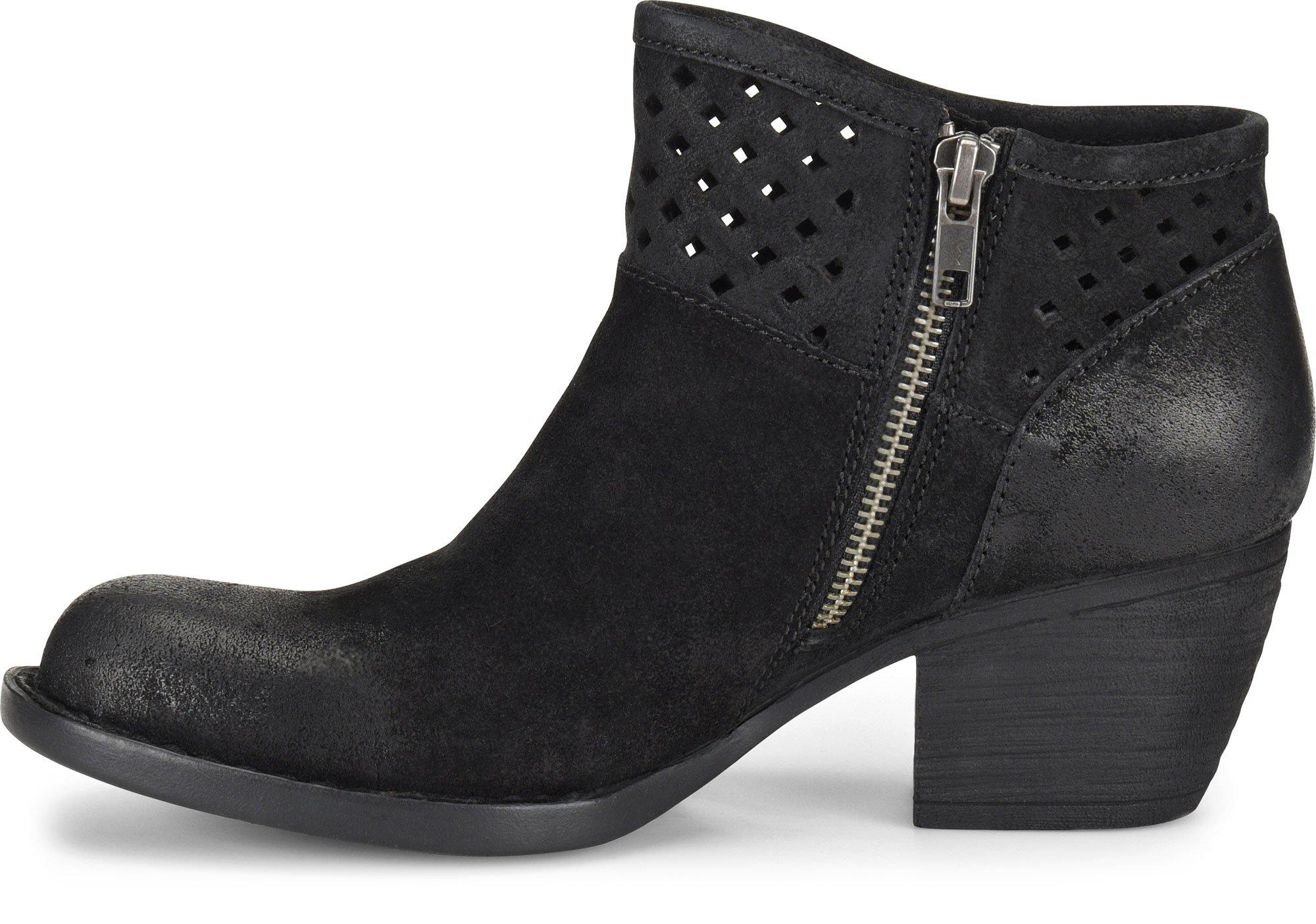 born winema bootie