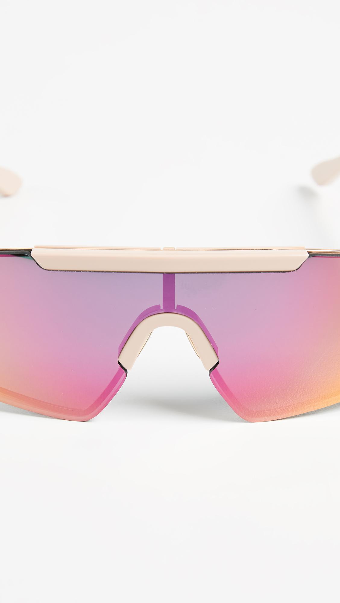 Studios Bornt Sunglasses in Pink |