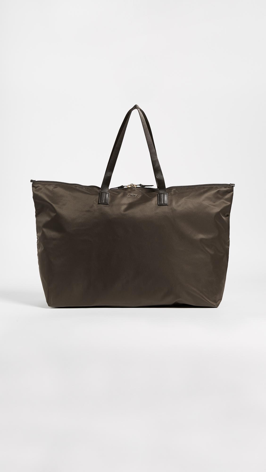 tumi tote just in case