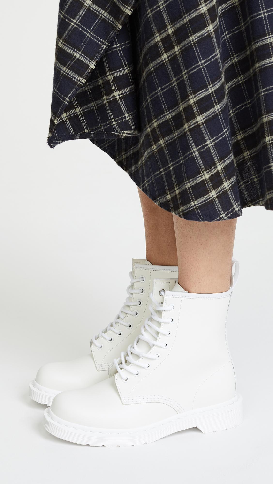 1460 mono 8 eye boot