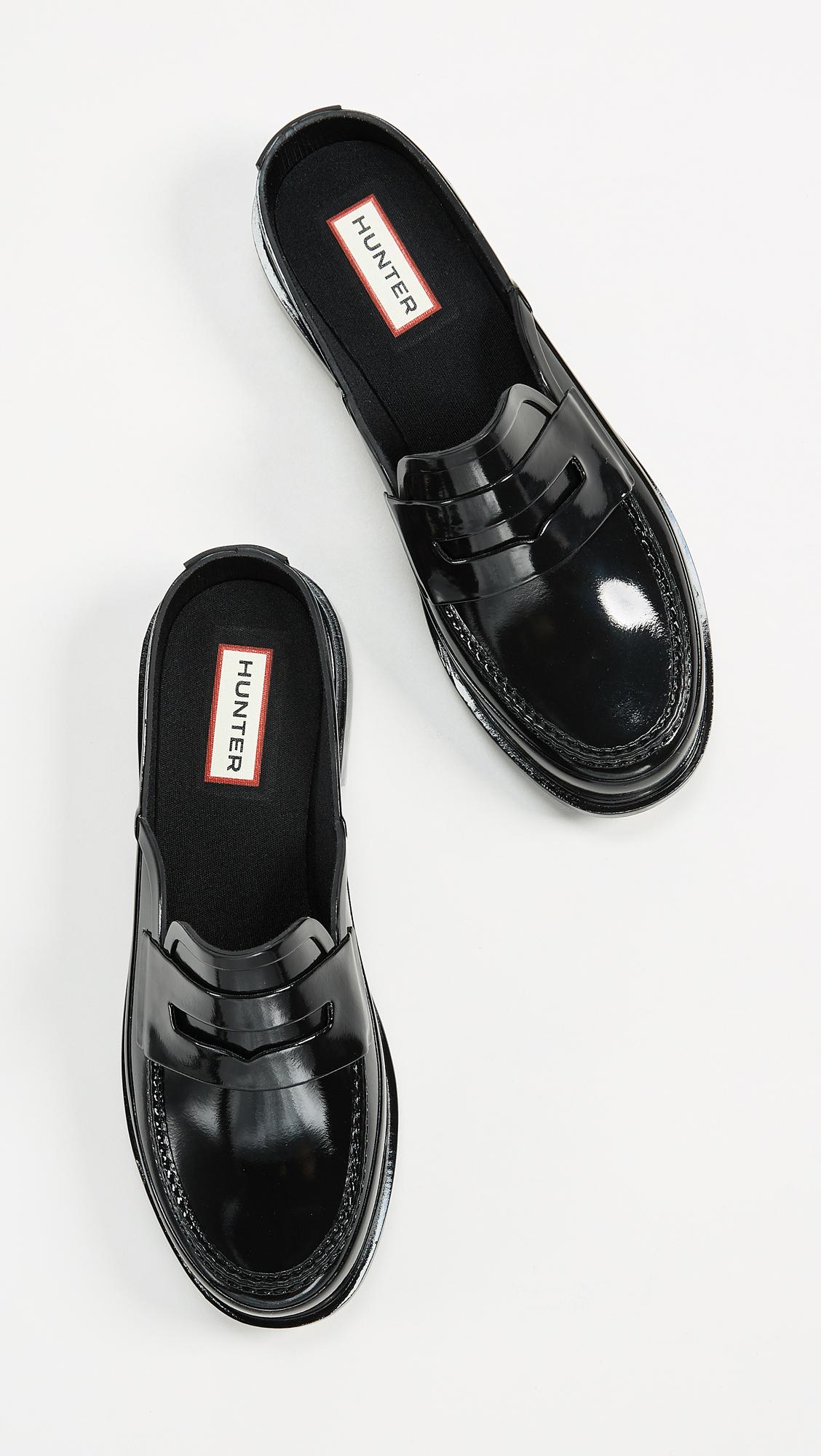 HUNTER Backless Gloss Penny Loafers in Black | Lyst