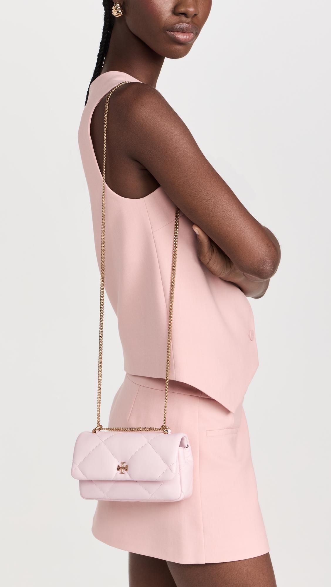 今年の新作から定番まで！ Tory Burch Mini Kira Diamond Quilted Flap in Pink | Lyst 応援グッズ