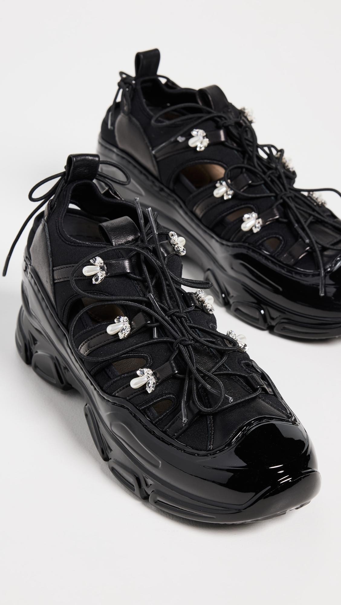【Simone Rocha】ブラック Classic Tracker ビーズ スニーカー Black Beaded Classic Tracker Sneakers by Simone Rocha on Sale