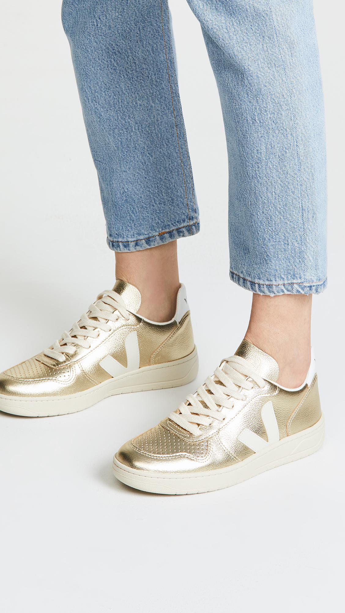 Veja Leather V-10 Sneakers in Gold (Metallic) | Lyst