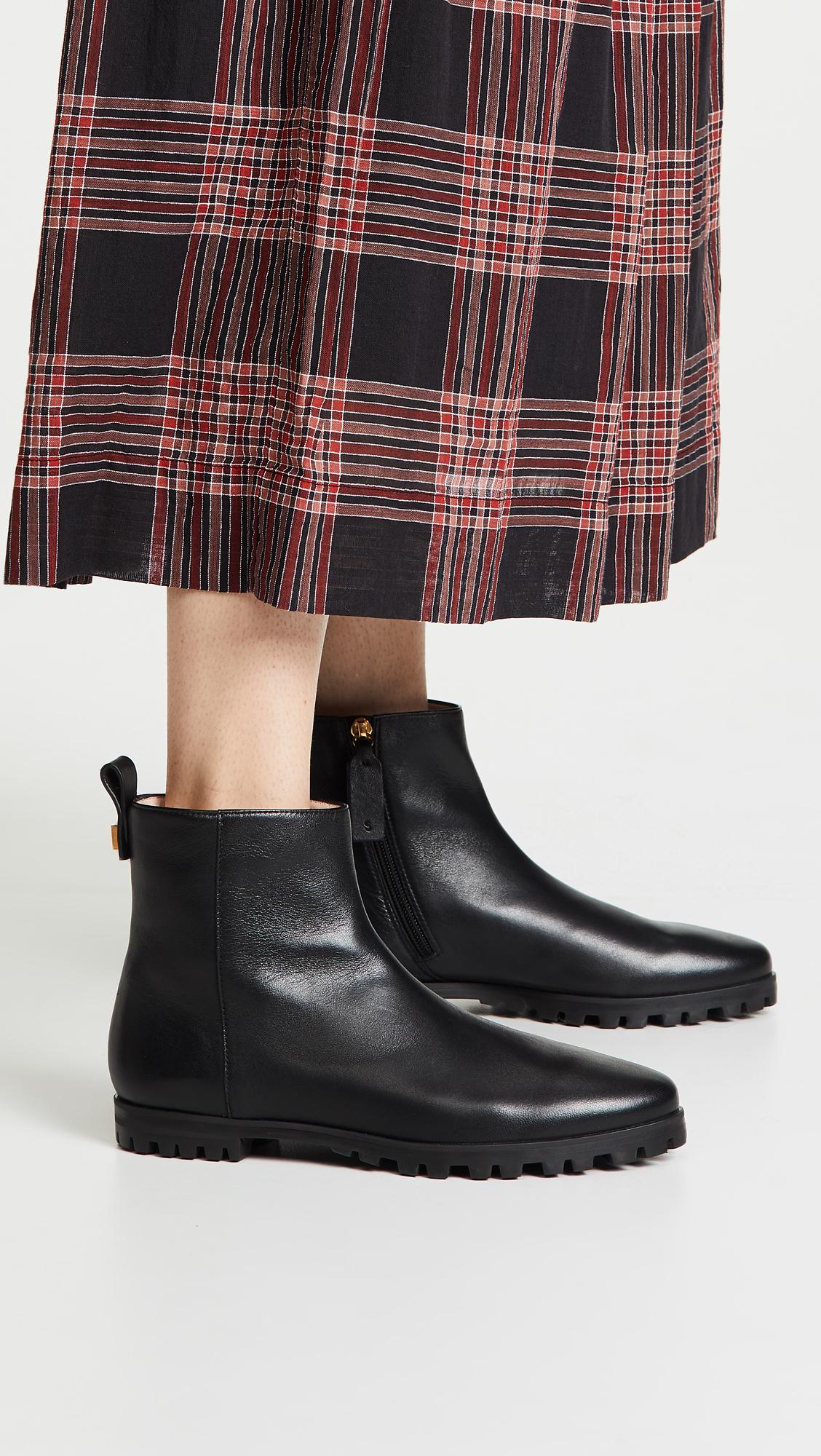 stuart weitzman riley bootie