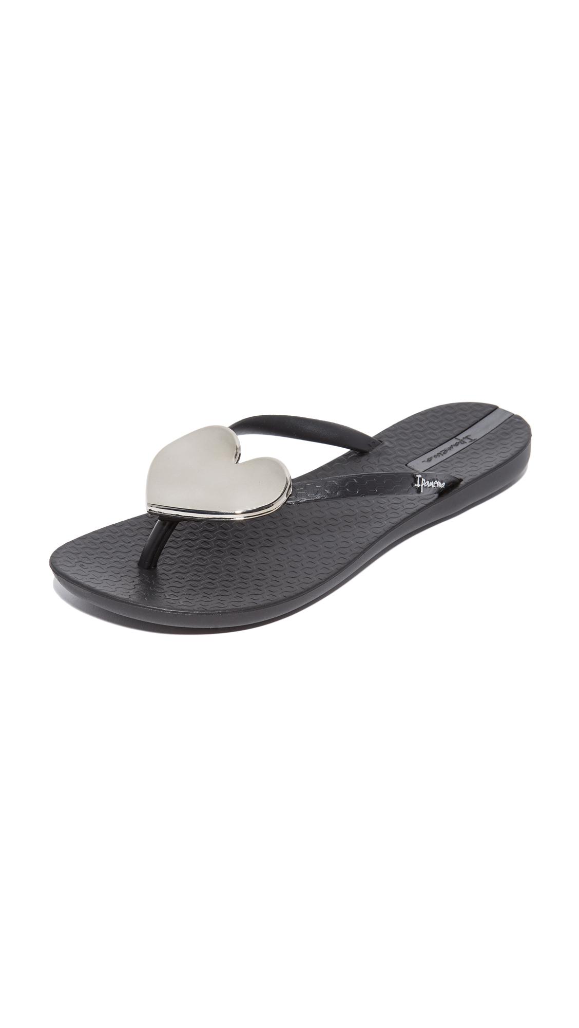 Ipanema Wave Heart Flip Flops in Black Lyst
