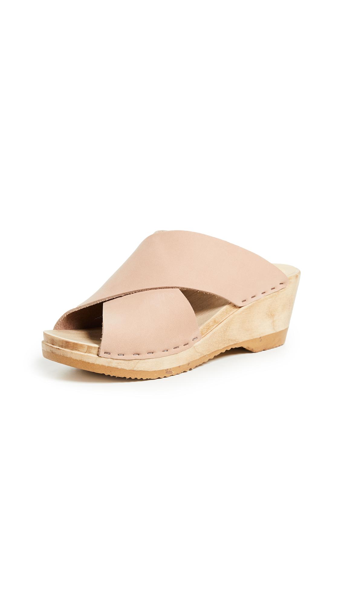 no 6 wedge clogs