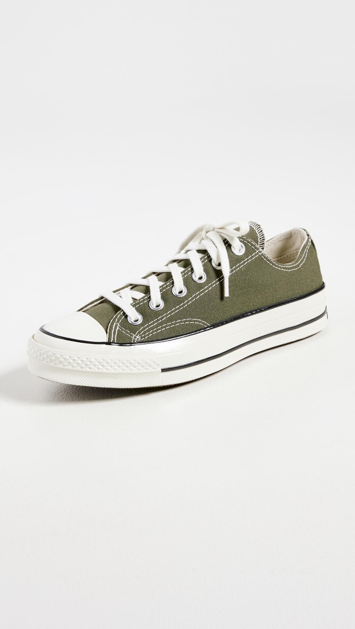 Converse tonal store