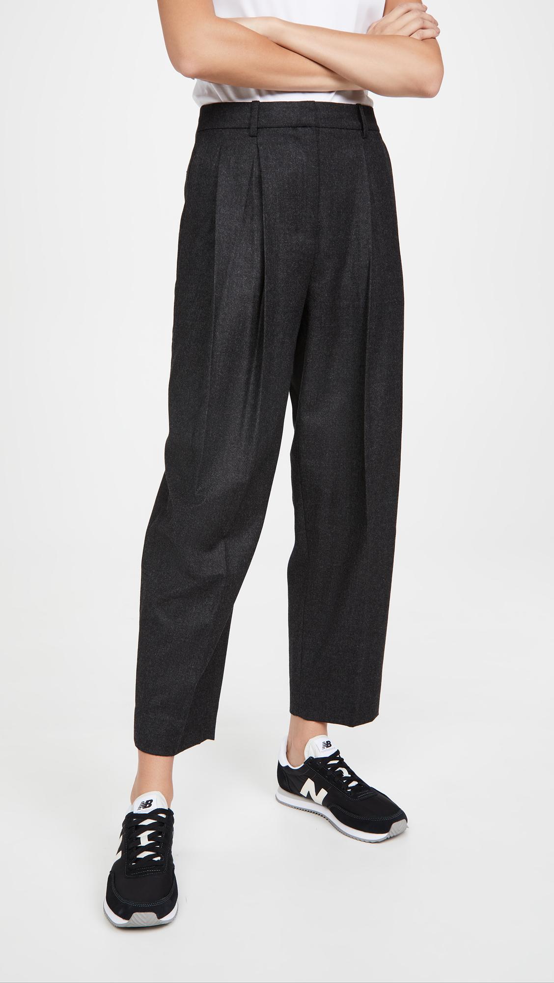 Theory Pleat Carrot Pants in Gray