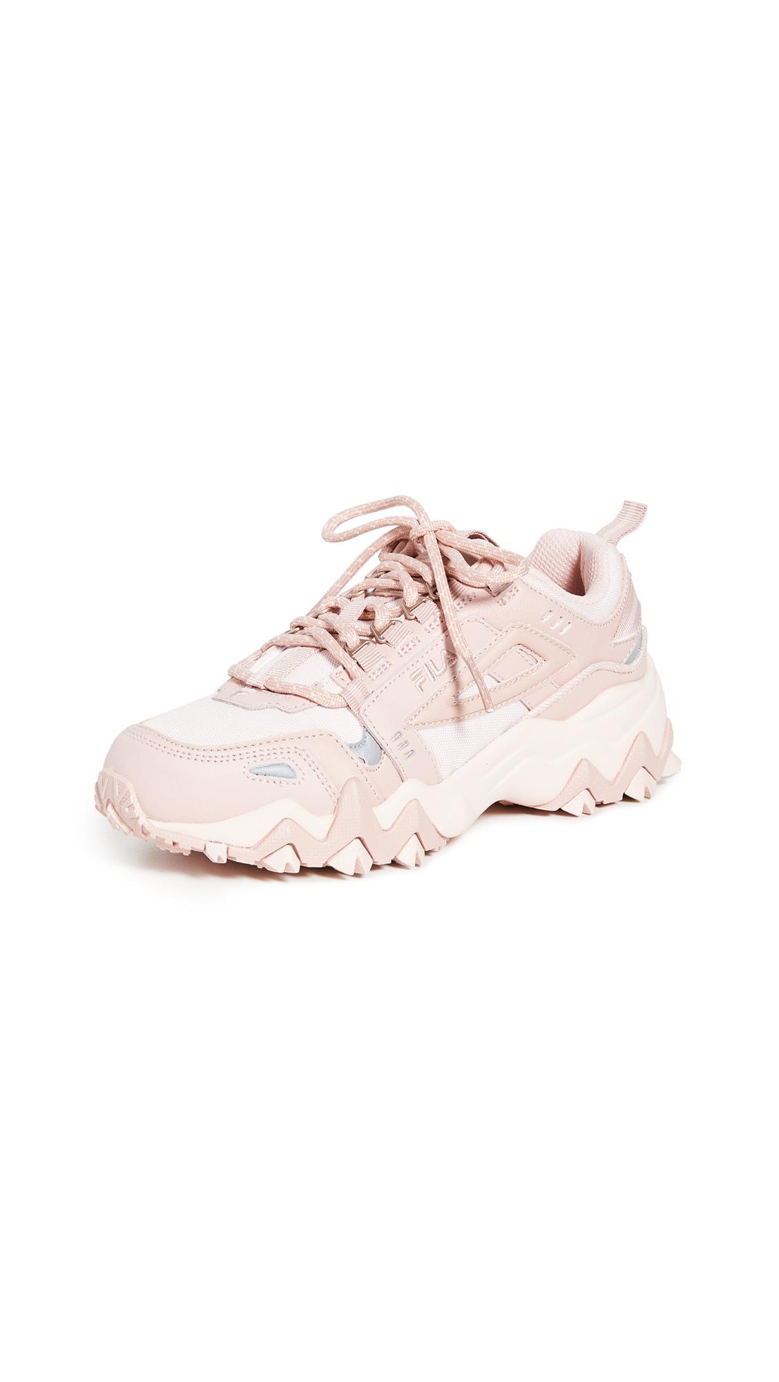 Fila Leather Oakmont Tr Sneakers in Pink - Lyst