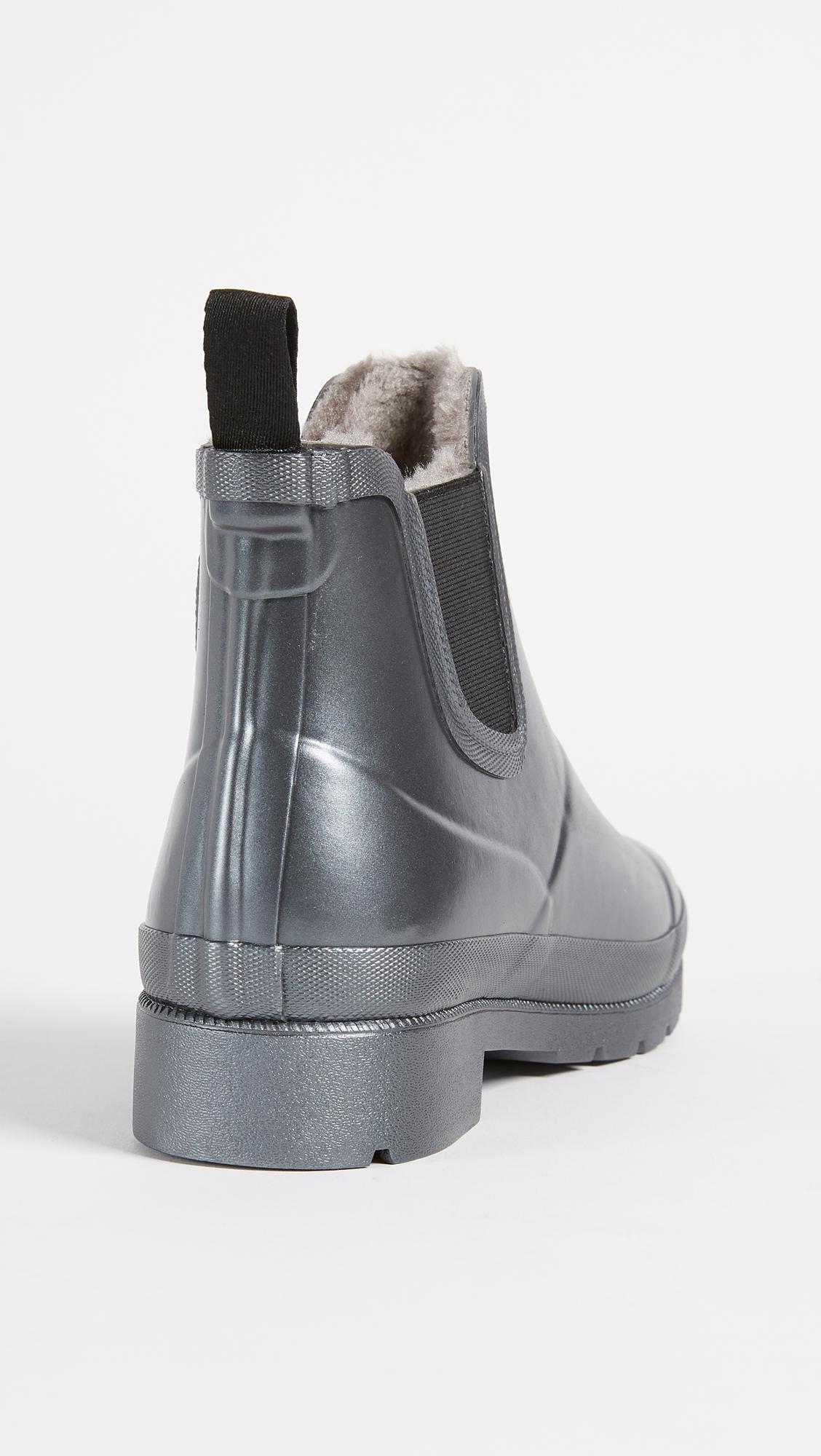 hunter boots cracking