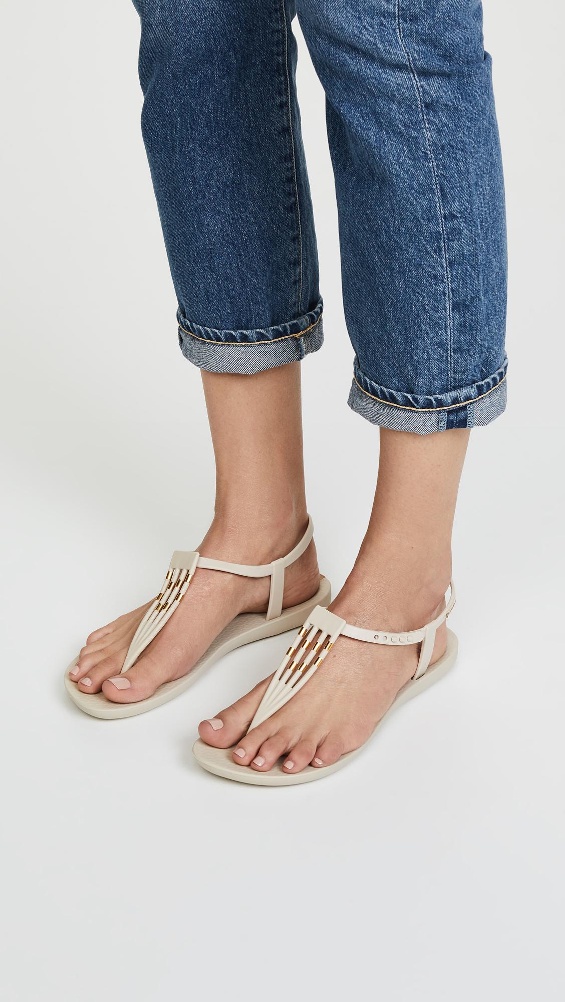 Ipanema Rubber Sunray T-strap Sandals in Beige/Beige (Natural) | Lyst