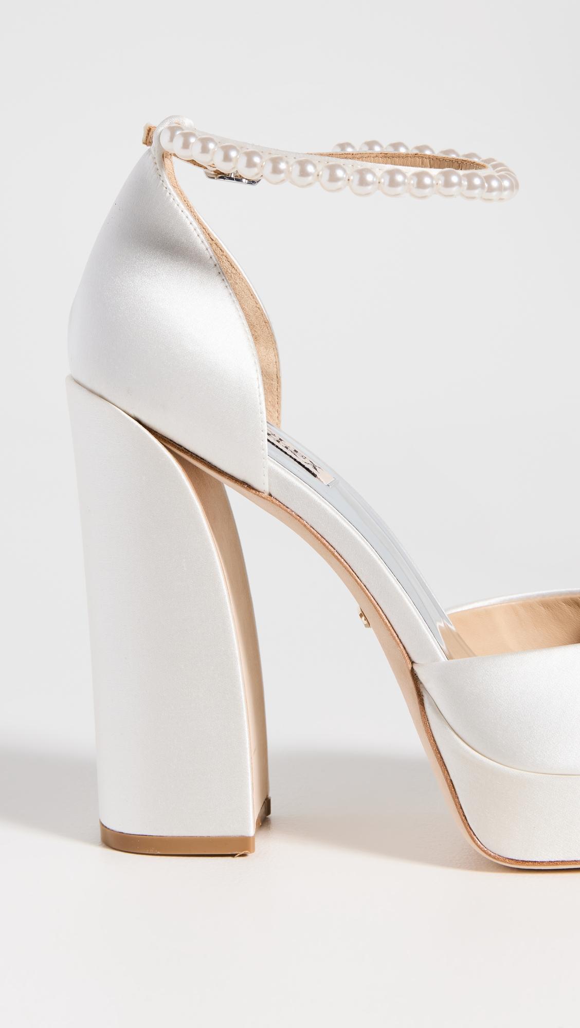 【Badgley Mischka】Felixa Ankle Strap Platform Sandal Badgley Mischka Women's Felixa Pump, Soft White Satin, 5