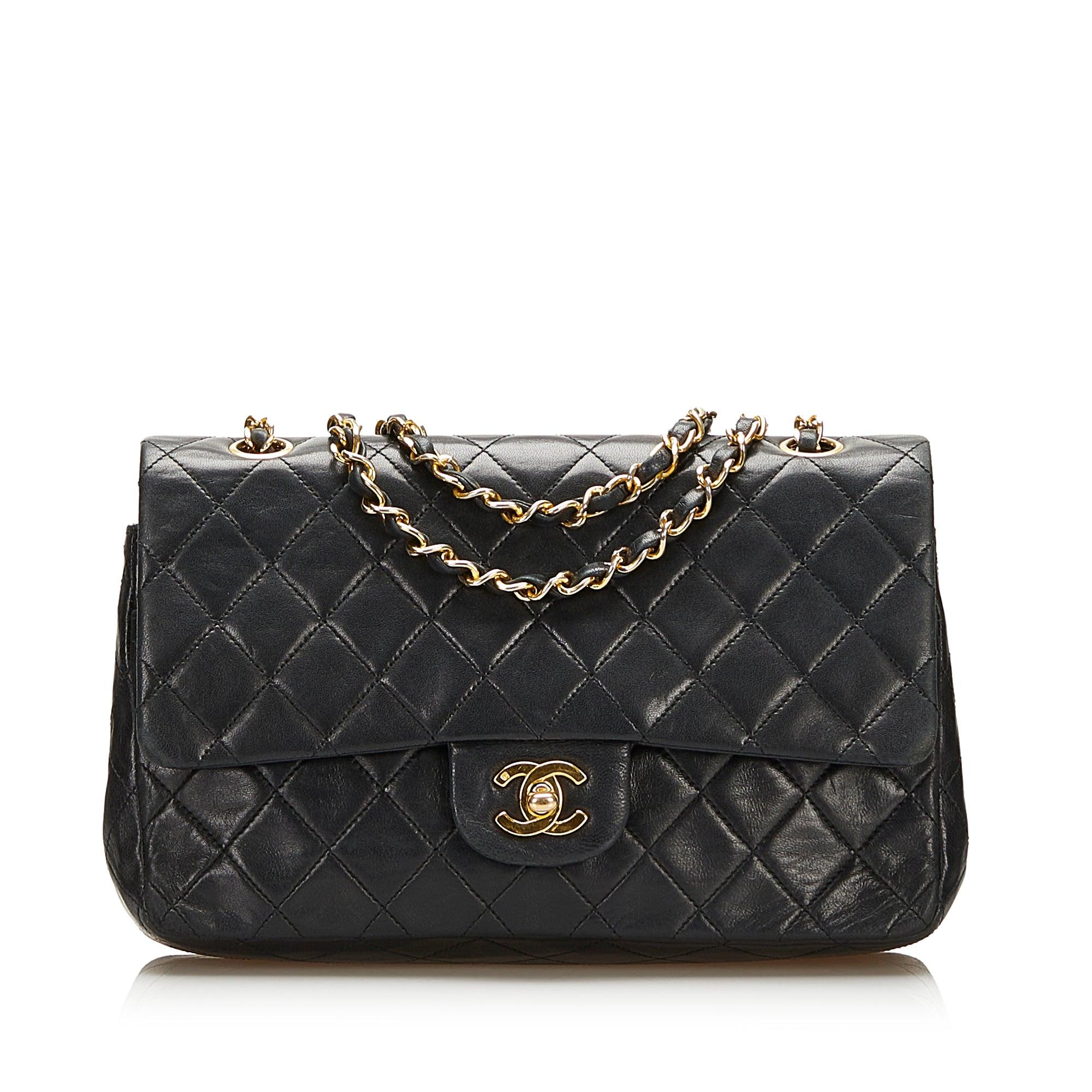 Chanel Medium Classic Lambskin Double Flap Shoulder Bag (pre-owned) in Black