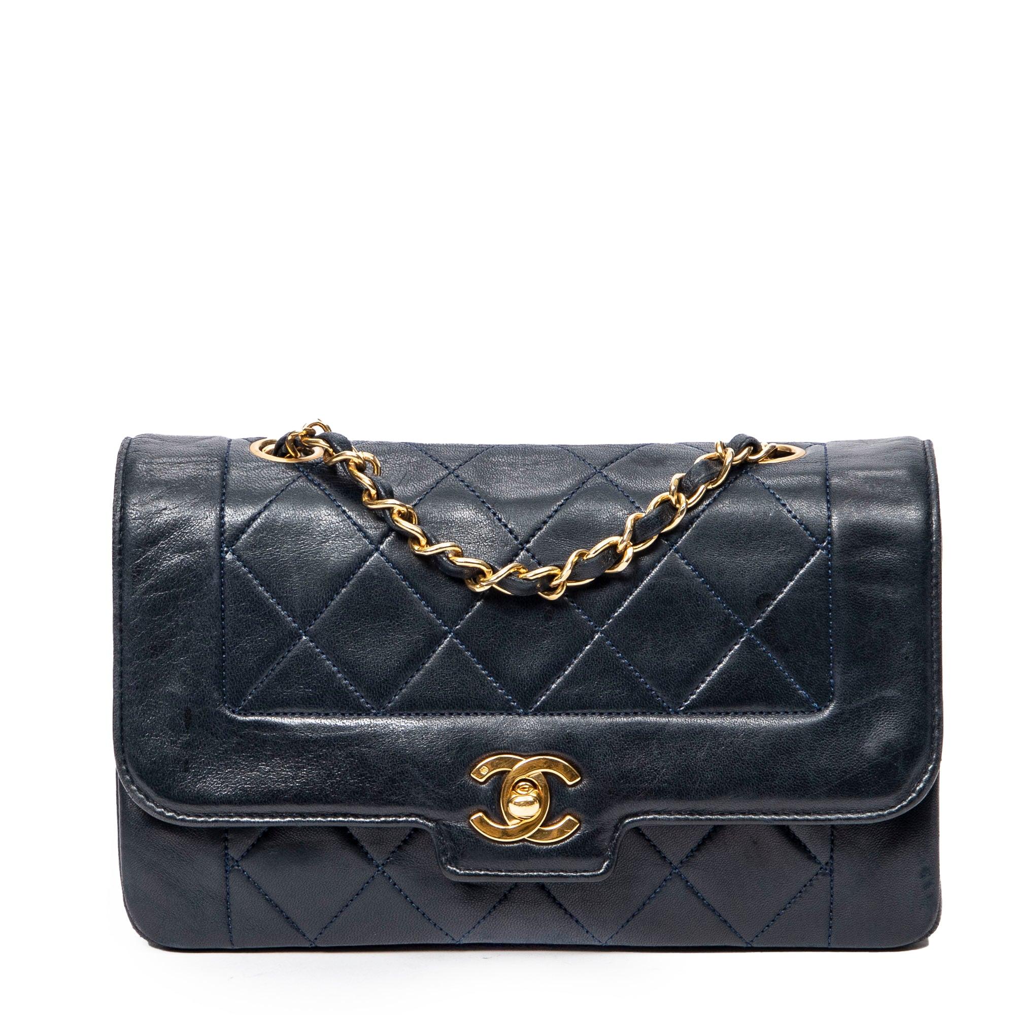 Chanel Blue Quilted LInen Diana Flap Medium Q6B0MW5RB0000