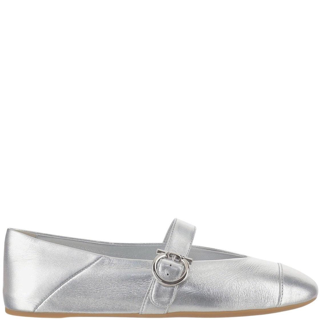 サンダル・ミュール Ferragamo Ballet Flats Ornament Ferragamo Ballet Flats Ornament Hooks in White | Lyst